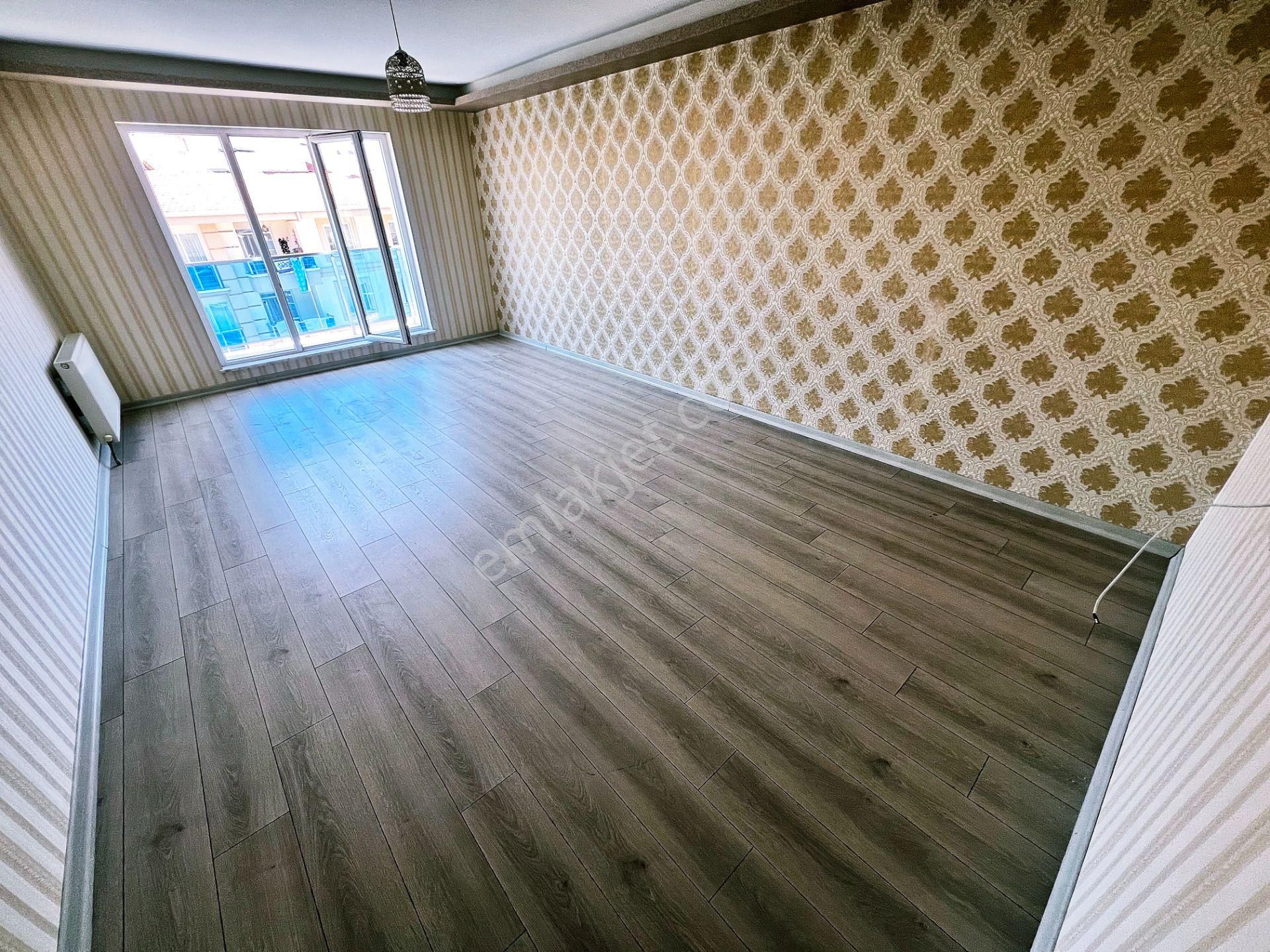 Sancaktepe Merkezde Sarıkamış Ve Salı Pazarı Yanı 4+1 Ful Yapılı - Görsel 9