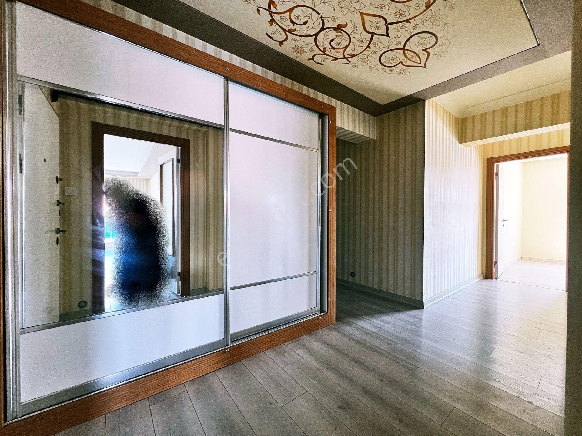 Sancaktepe Merkezde Sarıkamış Ve Salı Pazarı Yanı 4+1 Ful Yapılı - Görsel 34