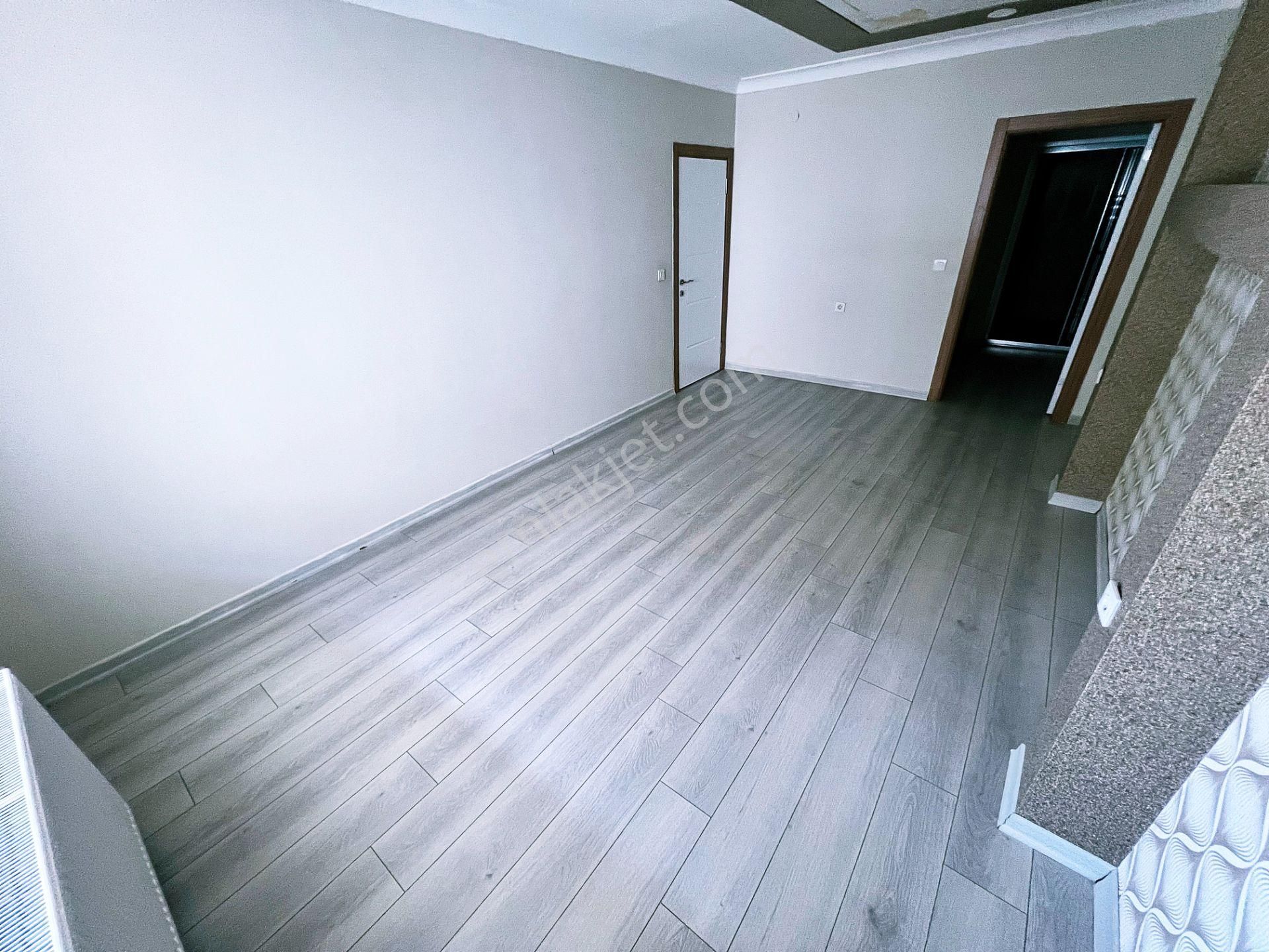 Sancaktepe Merkezde Sarıkamış Ve Salı Pazarı Yanı 4+1 Ful Yapılı - Görsel 28