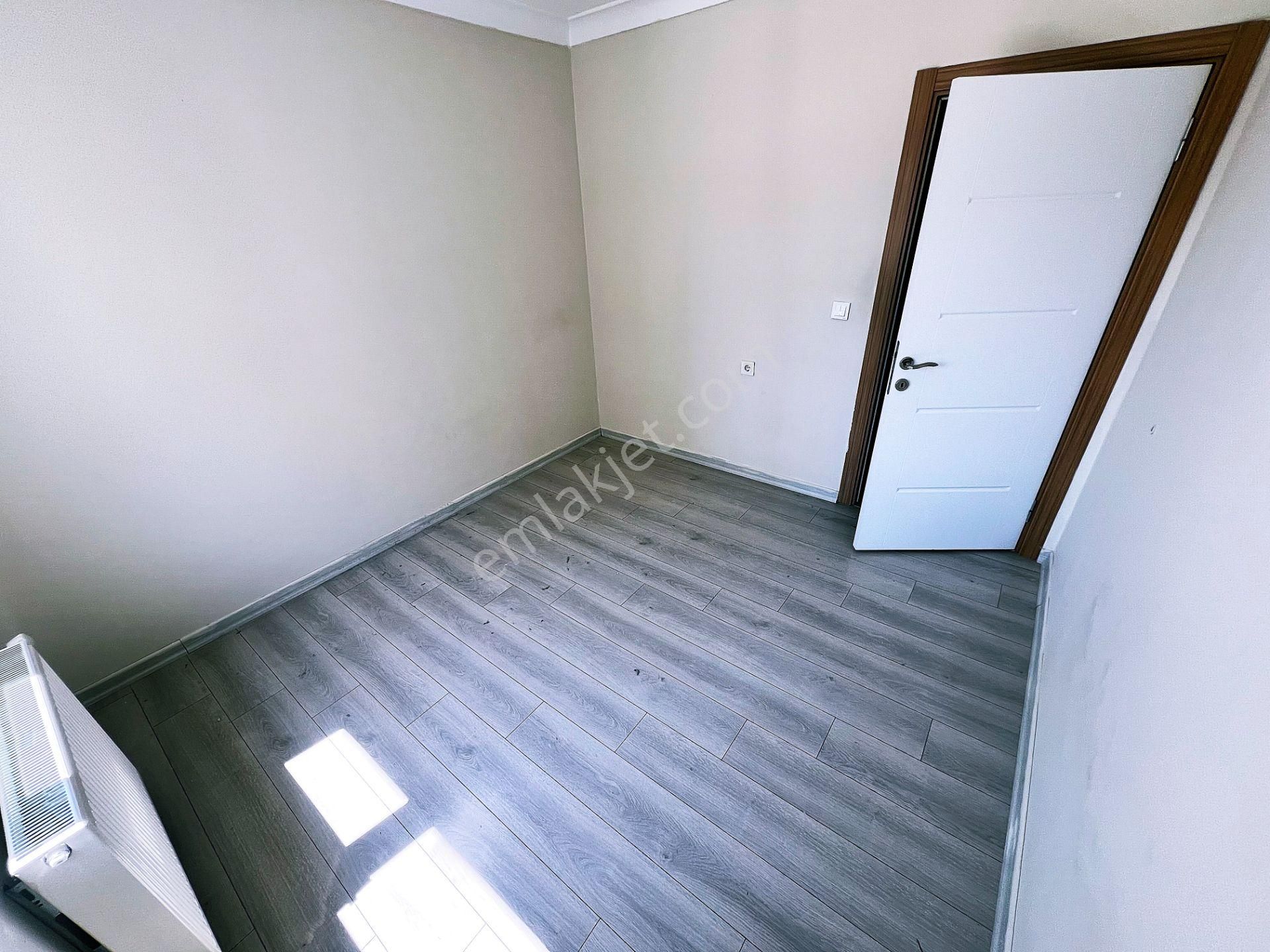 Sancaktepe Merkezde Sarıkamış Ve Salı Pazarı Yanı 4+1 Ful Yapılı - Görsel 14