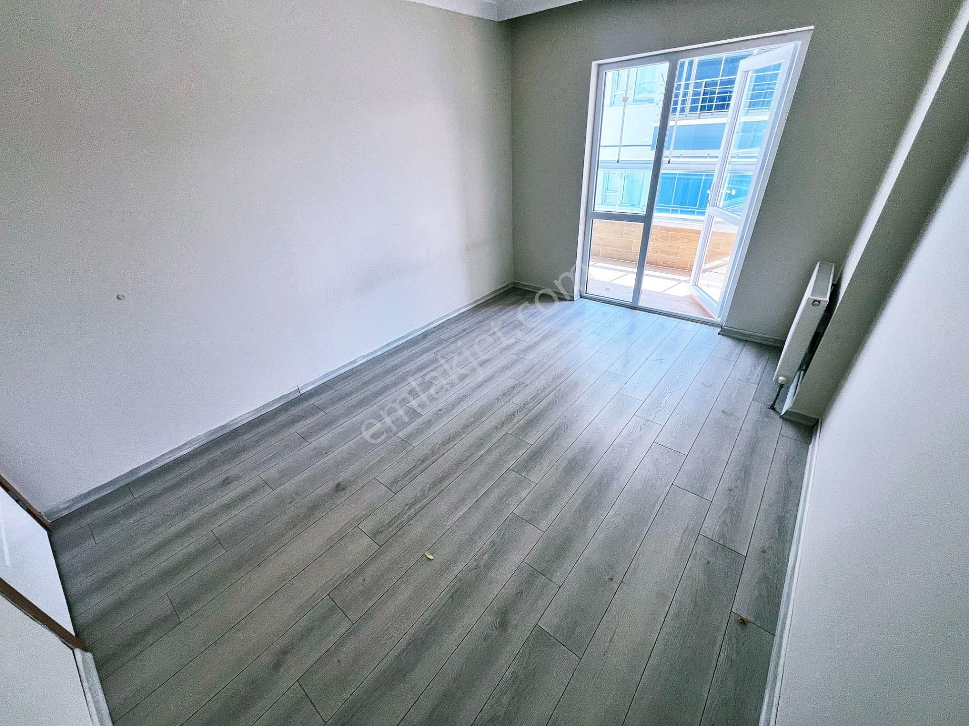 Sancaktepe Merkezde Sarıkamış Ve Salı Pazarı Yanı 4+1 Ful Yapılı - Görsel 21