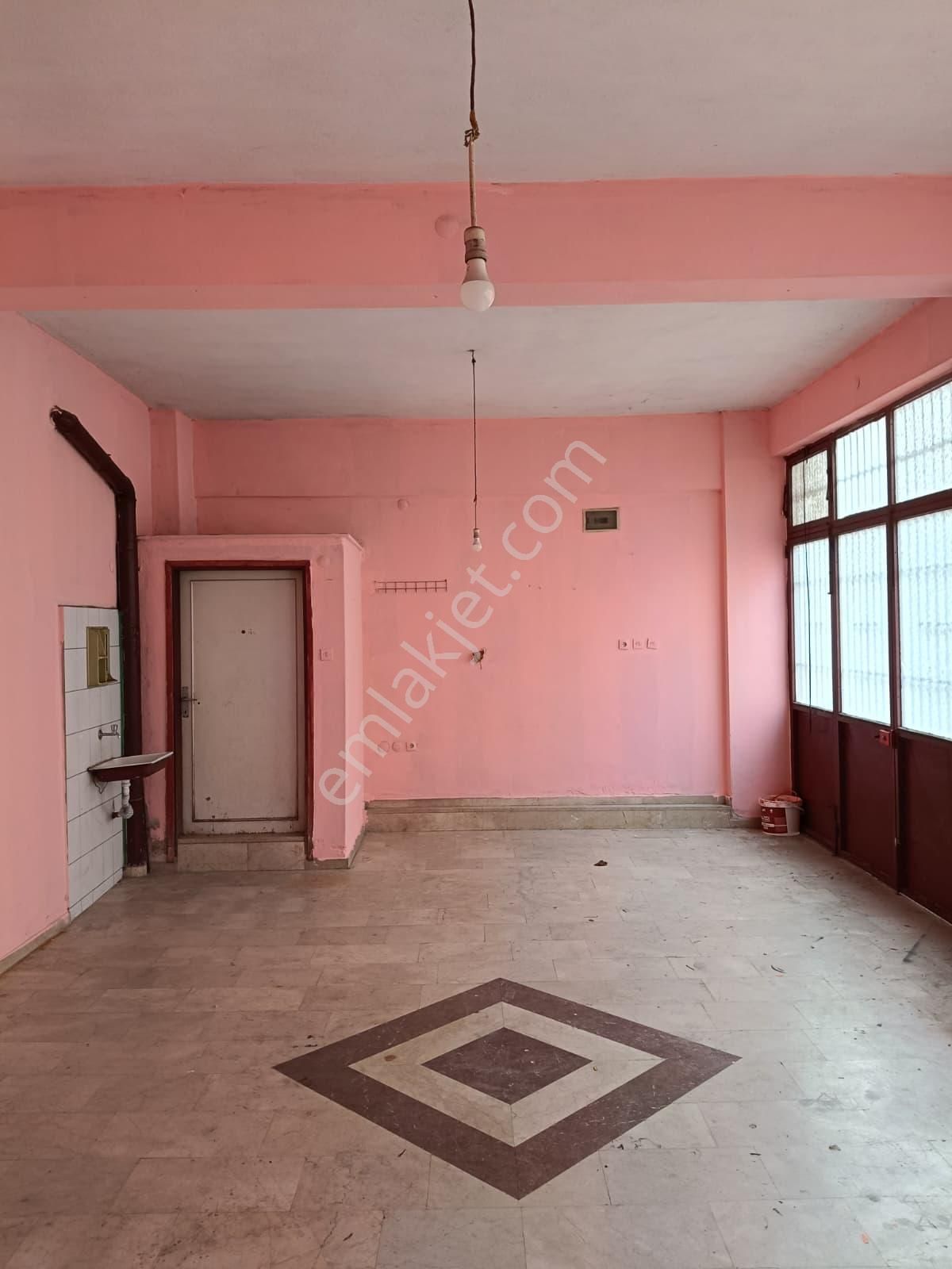 Merkezi Konumda 42 M² Ferah Depo – Geniş Ön Cephe, Kolay Erişim! - Görsel 4