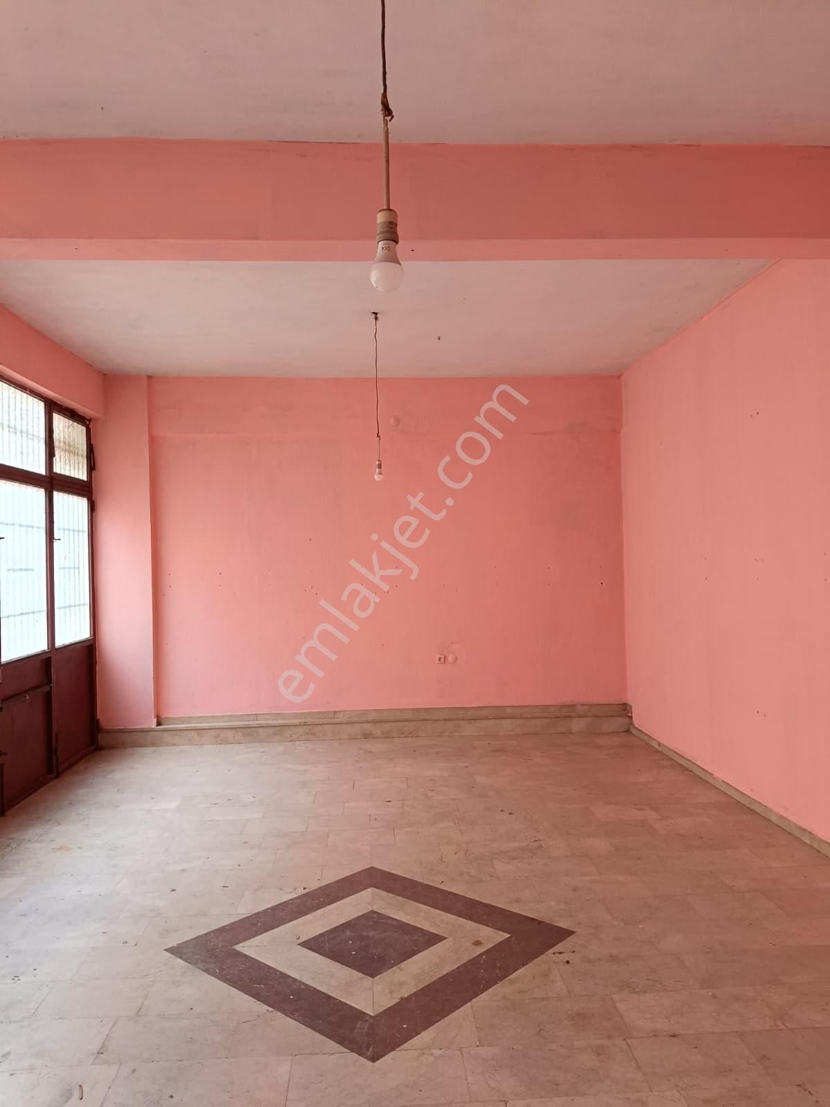Merkezi Konumda 42 M² Ferah Depo – Geniş Ön Cephe, Kolay Erişim! - Görsel 2