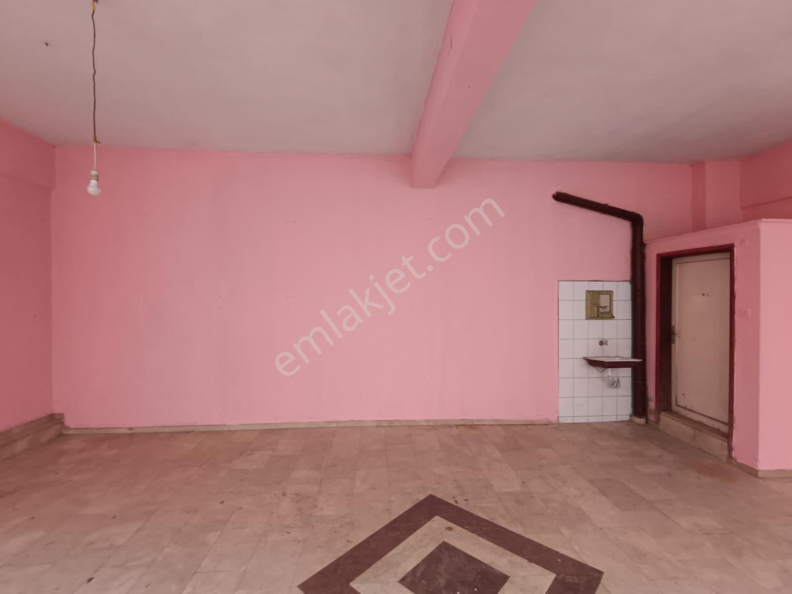 Merkezi Konumda 42 M² Ferah Depo – Geniş Ön Cephe, Kolay Erişim! - Görsel 5