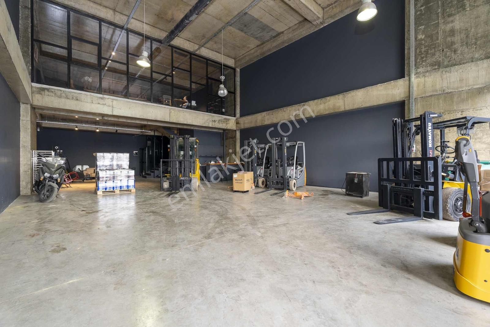 Cb Black'tan 23 Nisan Cadde Üzeri Emsalsiz Dükkan - Görsel 21