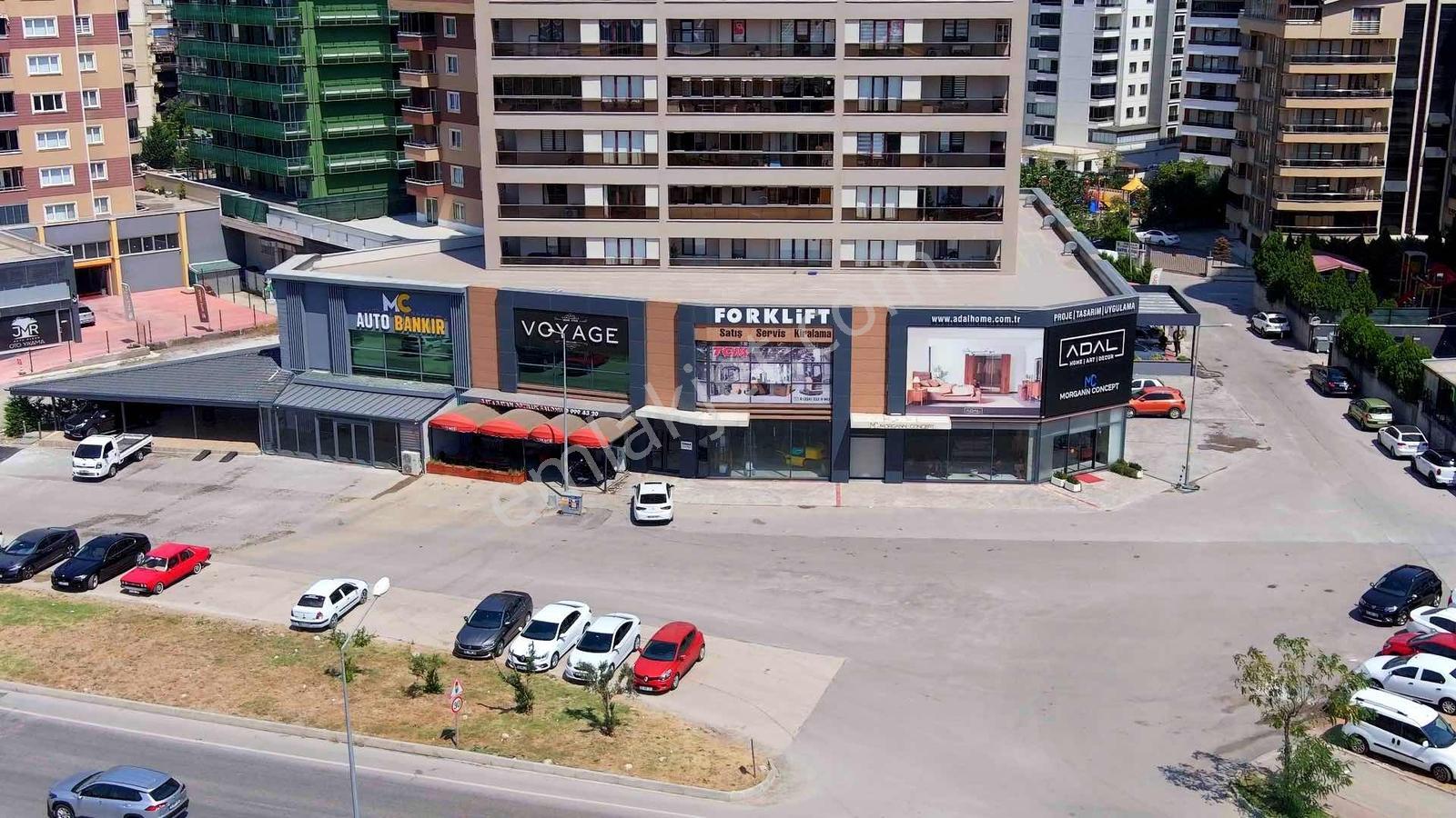 Cb Black'tan 23 Nisan Cadde Üzeri Emsalsiz Dükkan - Görsel 21