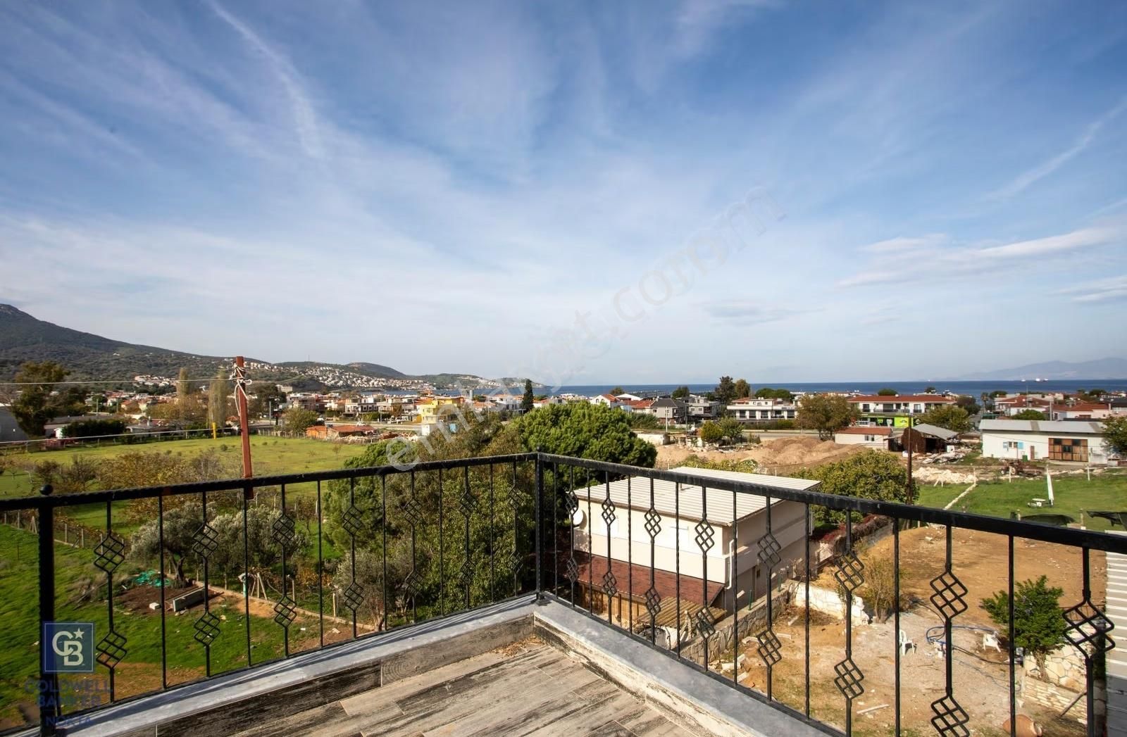 Foça Cumhuriyet Mah. Satılık 6+2 Müstakil Tripleks Villa - Görsel 24