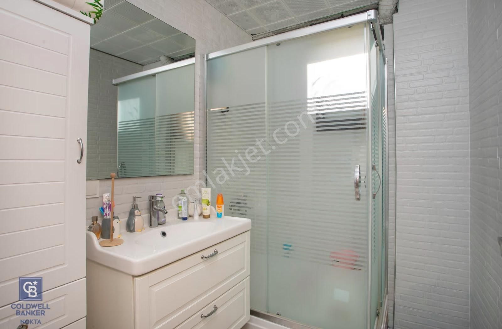 Foça Cumhuriyet Mah. Satılık 6+2 Müstakil Tripleks Villa - Görsel 14