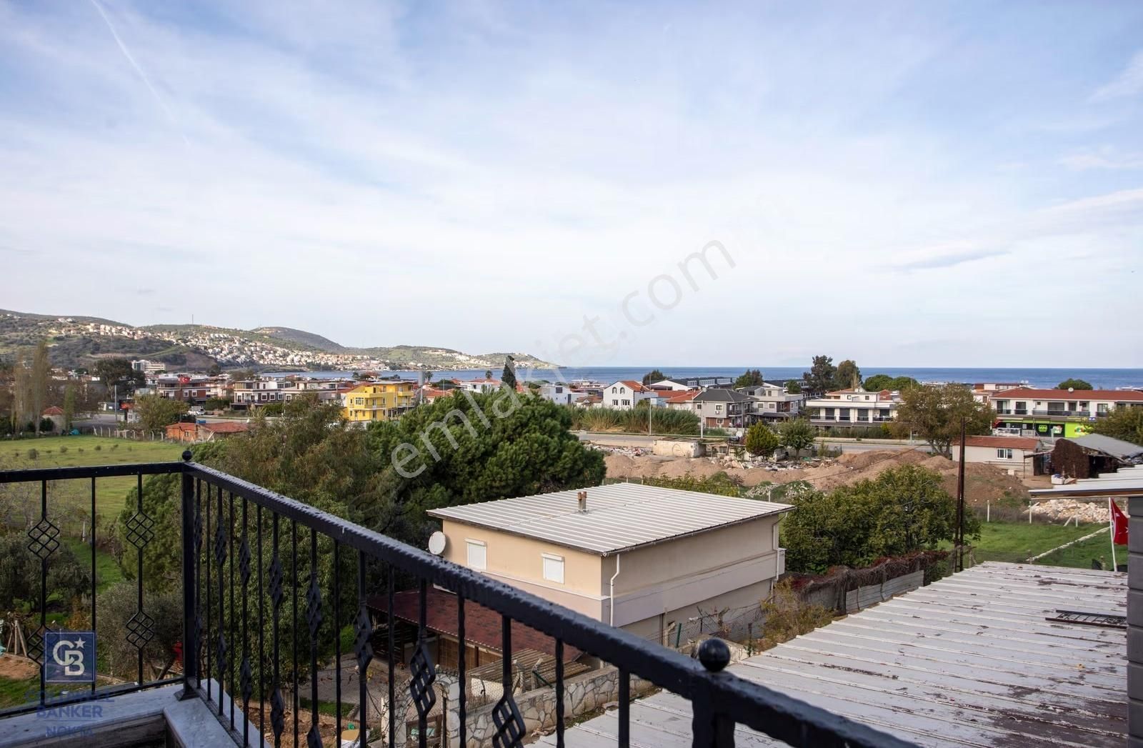 Foça Cumhuriyet Mah. Satılık 6+2 Müstakil Tripleks Villa - Görsel 13