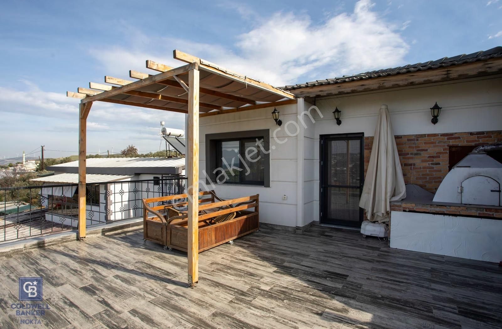 Foça Cumhuriyet Mah. Satılık 6+2 Müstakil Tripleks Villa - Görsel 12