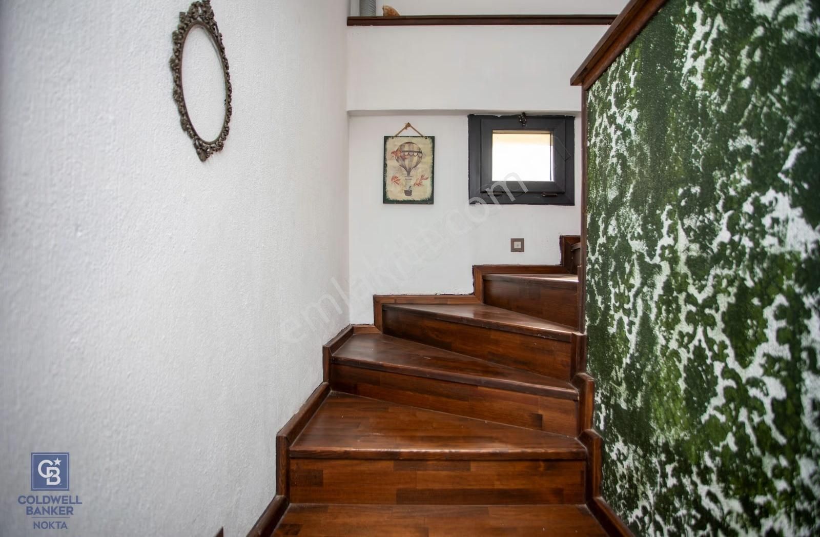 Foça Cumhuriyet Mah. Satılık 6+2 Müstakil Tripleks Villa - Görsel 23