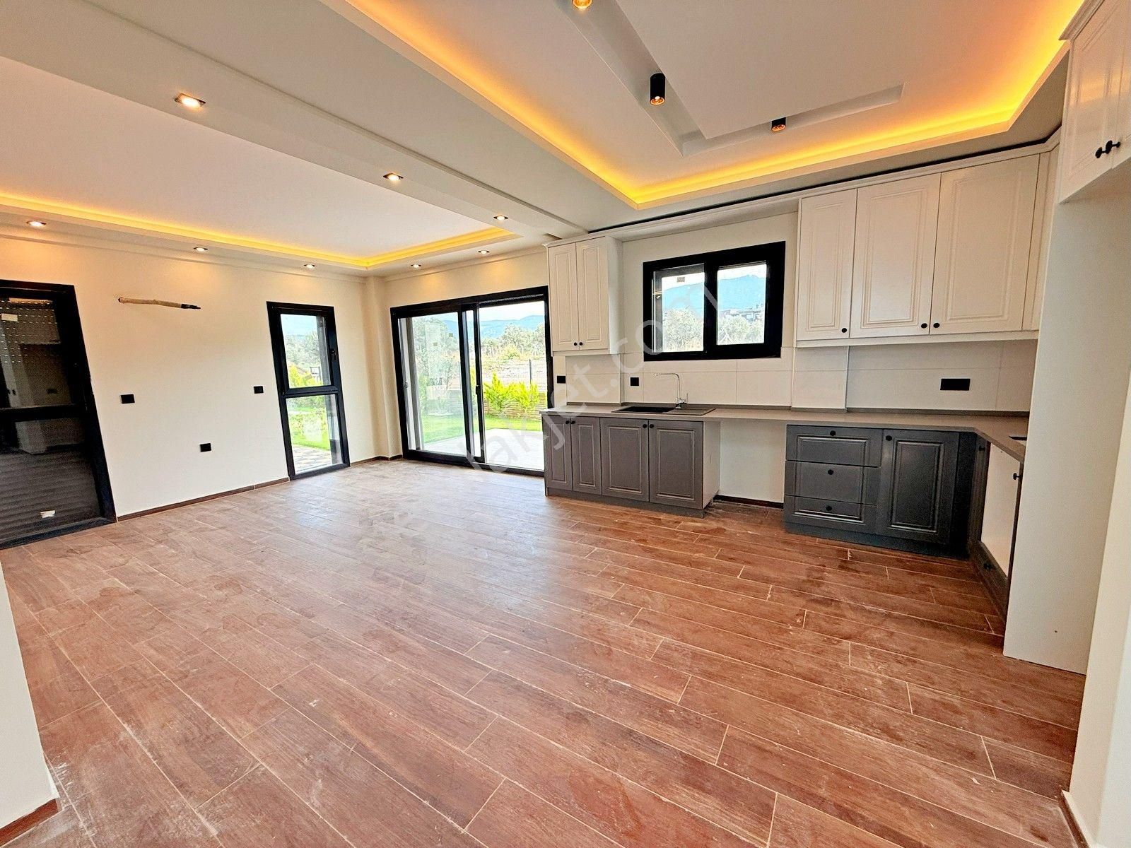 Kuşadası Satılık Davutlarda Havuzlu Sitede 3+1 Villa - Görsel 21