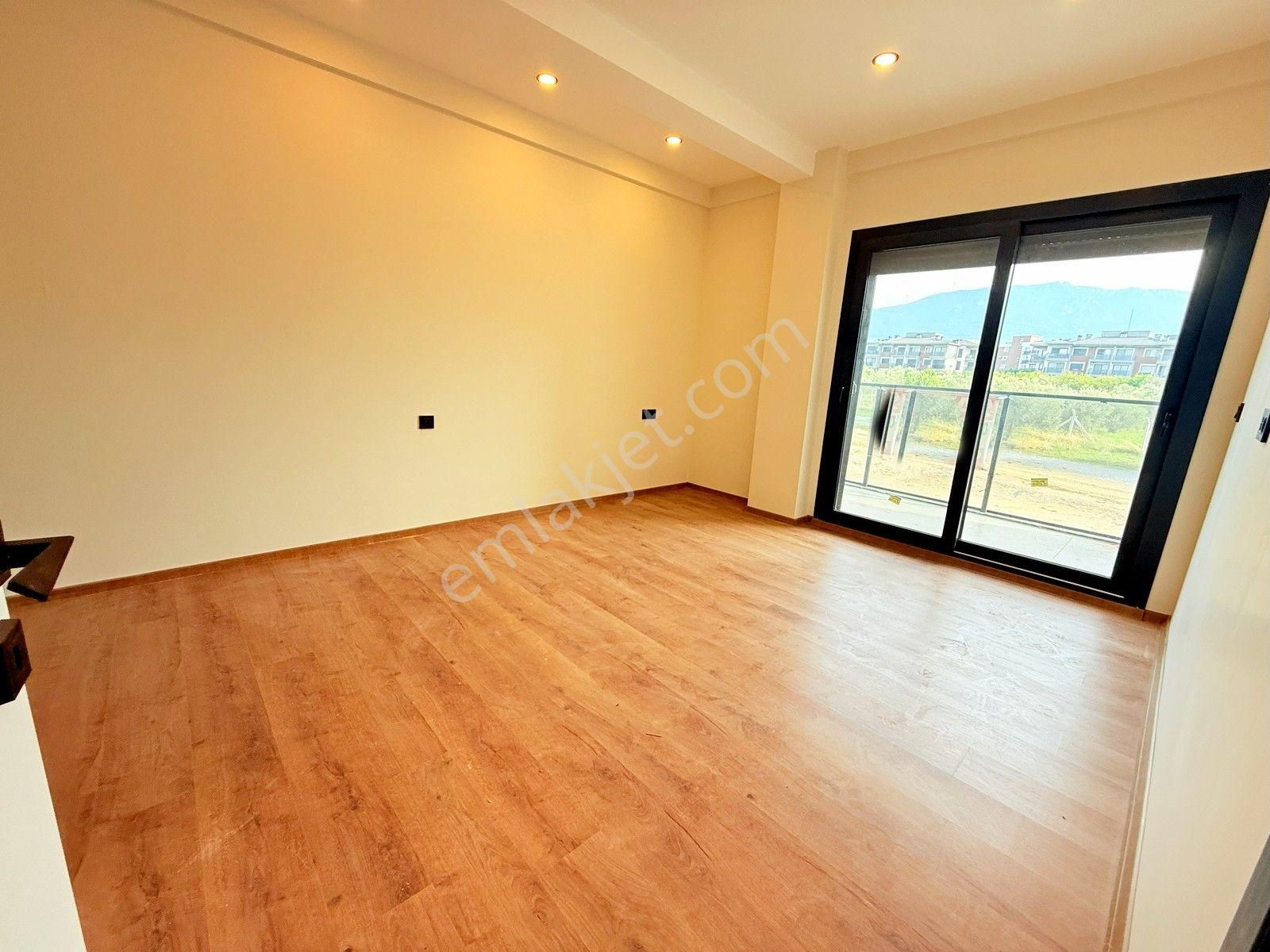 Kuşadası Satılık Davutlarda Havuzlu Sitede 3+1 Villa - Görsel 22