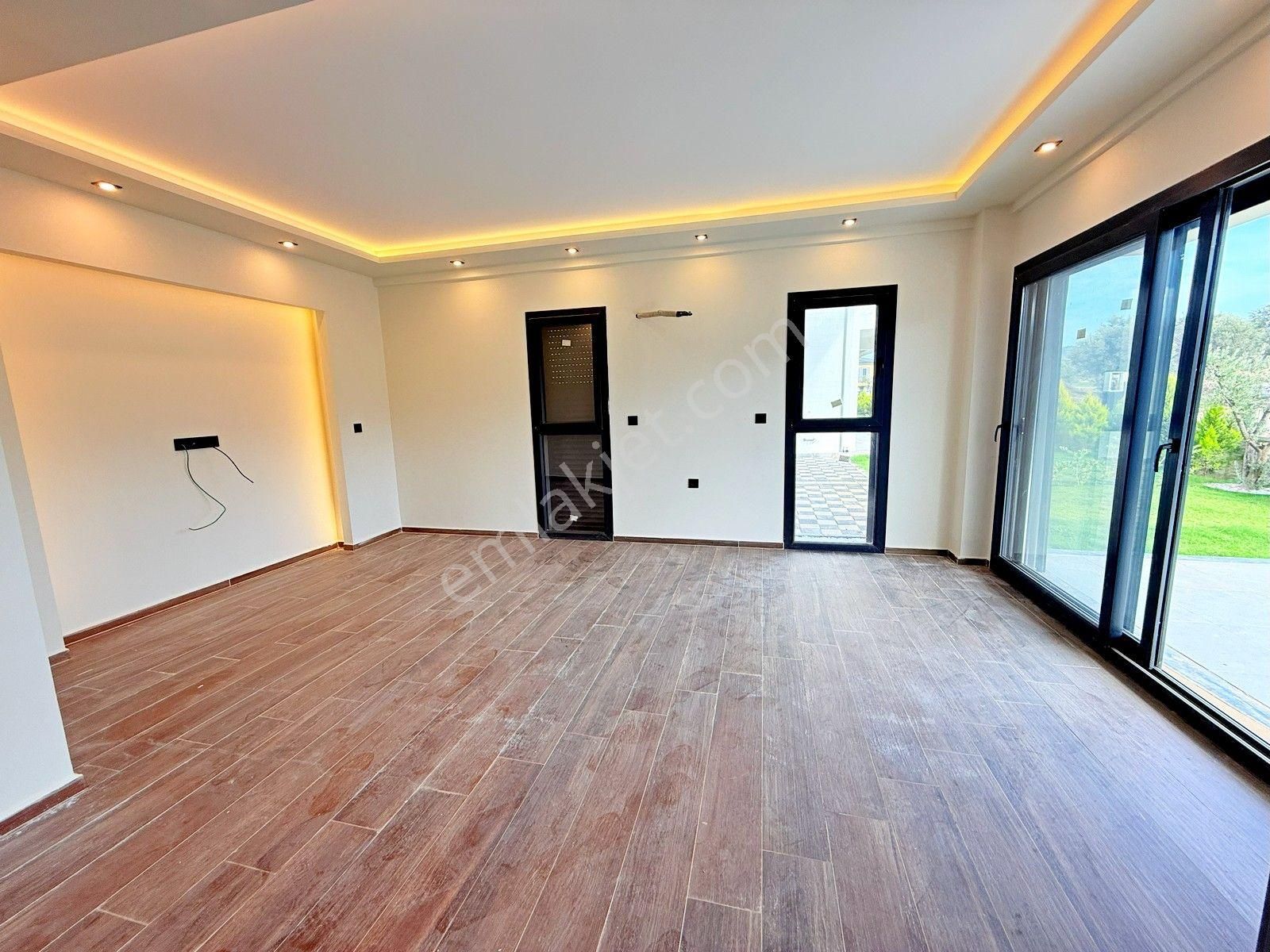 Kuşadası Satılık Davutlarda Havuzlu Sitede 3+1 Villa - Görsel 17