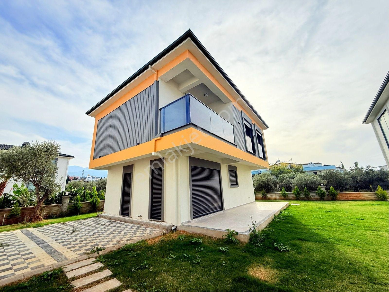 Kuşadası Satılık Davutlarda Havuzlu Sitede 3+1 Villa - Görsel 3