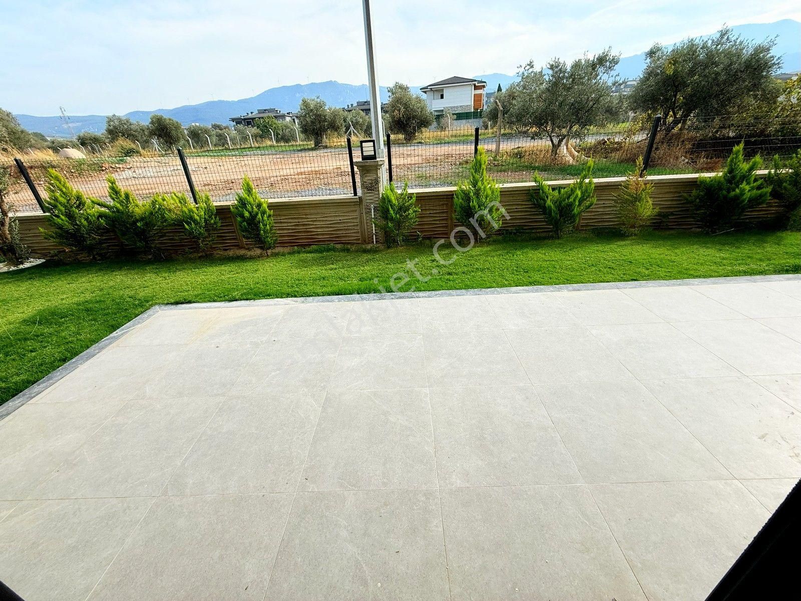 Kuşadası Satılık Davutlarda Havuzlu Sitede 3+1 Villa - Görsel 12