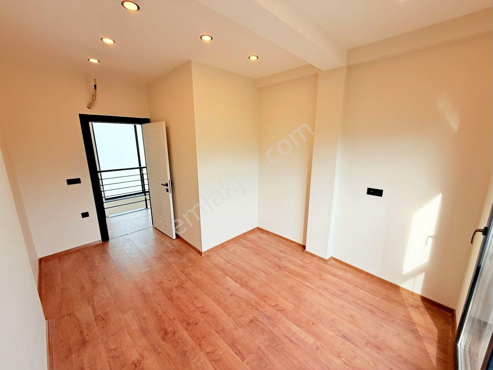 Kuşadası Satılık Davutlarda Havuzlu Sitede 3+1 Villa - Görsel 24