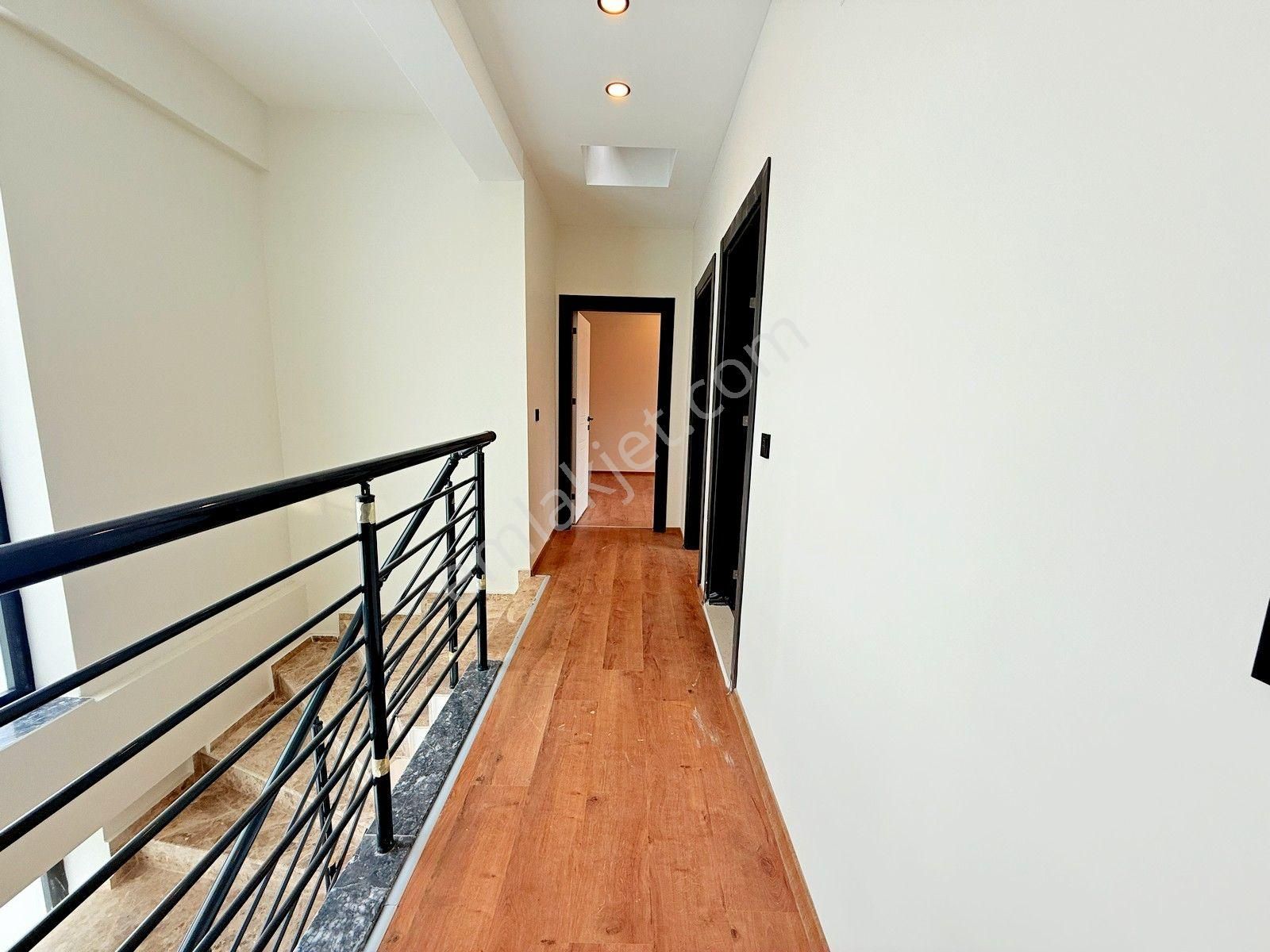 Kuşadası Satılık Davutlarda Havuzlu Sitede 3+1 Villa - Görsel 29