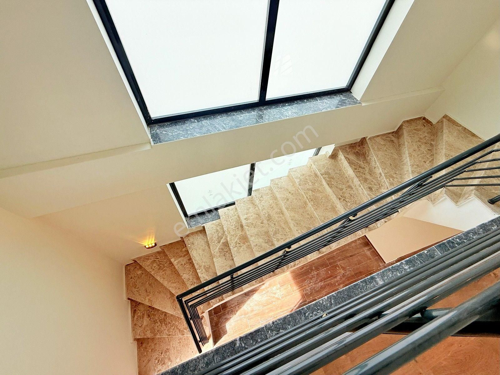 Kuşadası Satılık Davutlarda Havuzlu Sitede 3+1 Villa - Görsel 30