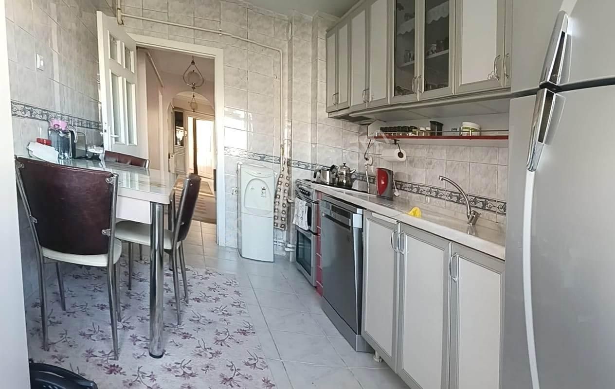 Uzman Emlak'dan Yunusemre Cadde'sinde Orta Katta Bağımsız Yapılı 3+1 Daire - Görsel 9