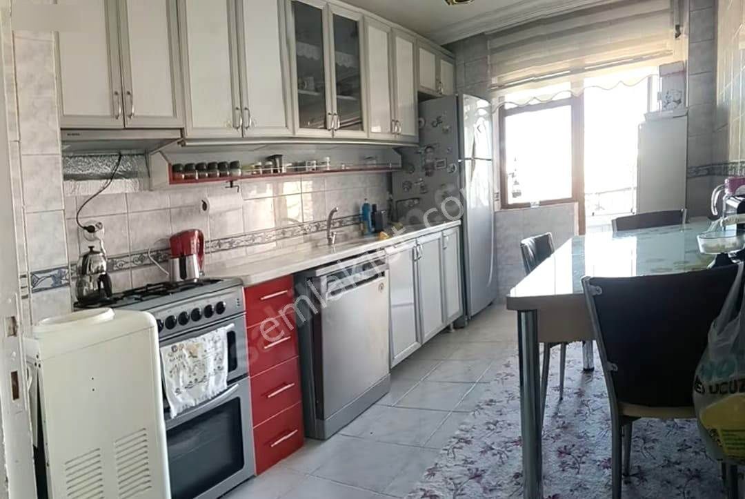 Uzman Emlak'dan Yunusemre Cadde'sinde Orta Katta Bağımsız Yapılı 3+1 Daire - Görsel 10