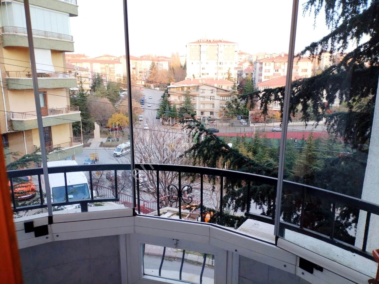 Uzman Emlak'dan Yunusemre Cadde'sinde Orta Katta Bağımsız Yapılı 3+1 Daire - Görsel 17