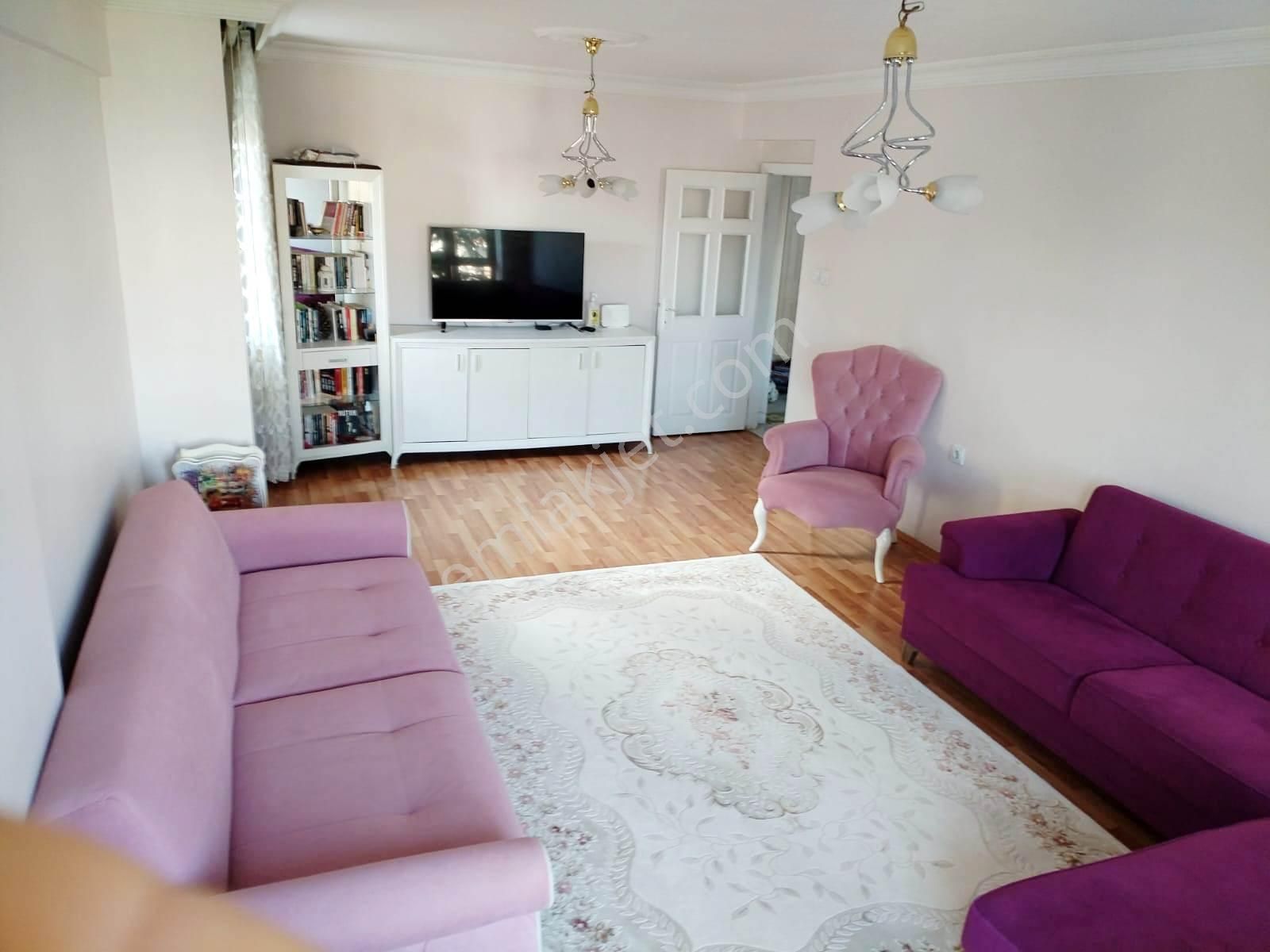 Uzman Emlak'dan Yunusemre Cadde'sinde Orta Katta Bağımsız Yapılı 3+1 Daire - Görsel 2