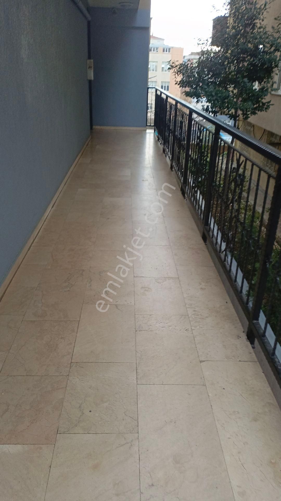 Güzelyalı Güven Emlaktan Merkezi Konum Acil Satılık 3+1 Daire - Görsel 5