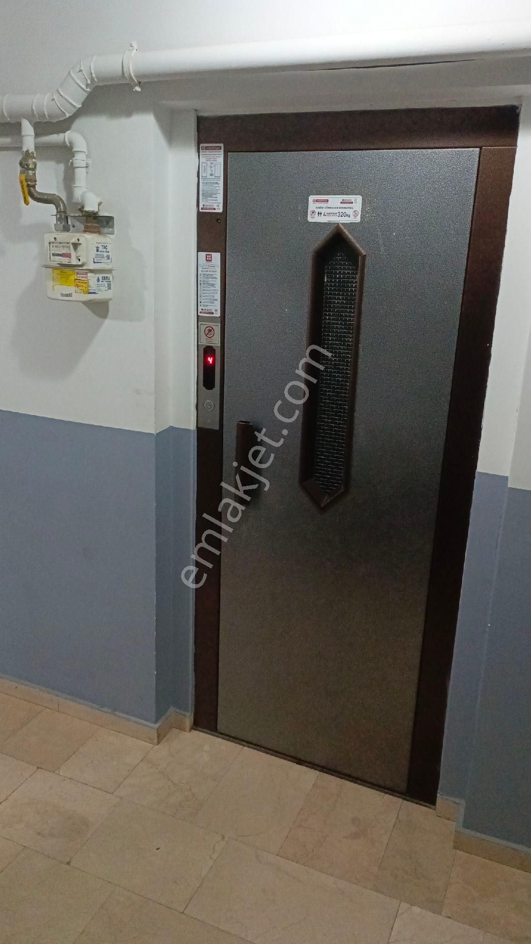 Güzelyalı Güven Emlaktan Merkezi Konum Acil Satılık 3+1 Daire - Görsel 7