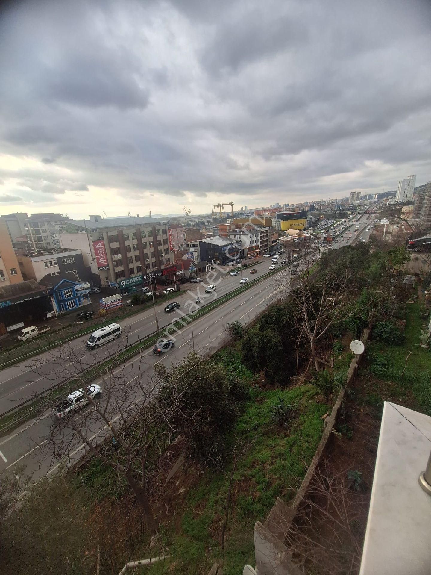 Güzelyalı Güven Emlaktan Merkezi Konum Acil Satılık 3+1 Daire - Görsel 30