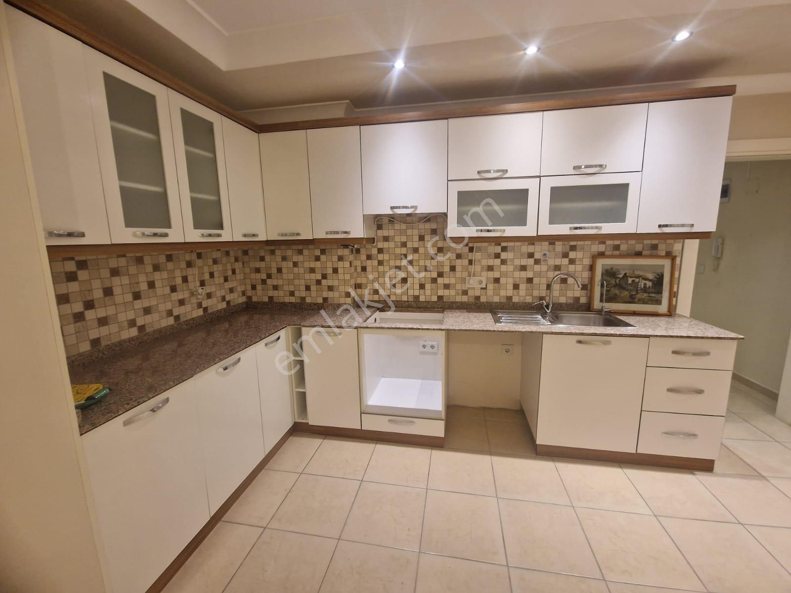 Alanya Tosmur Mah.denize 500 Mt.satılık 2+1 Daire