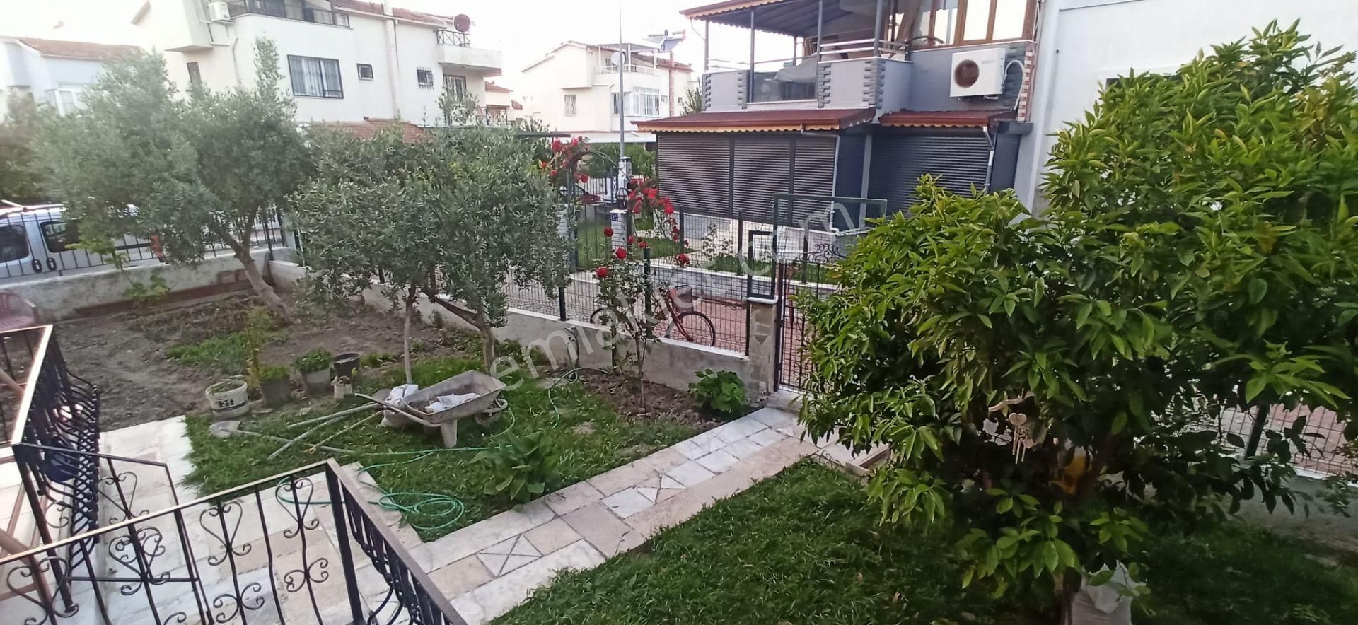Kuşadası Davutlar Bölgesi Denize 700 Mt 5+1 Satılık Villa - Görsel 6