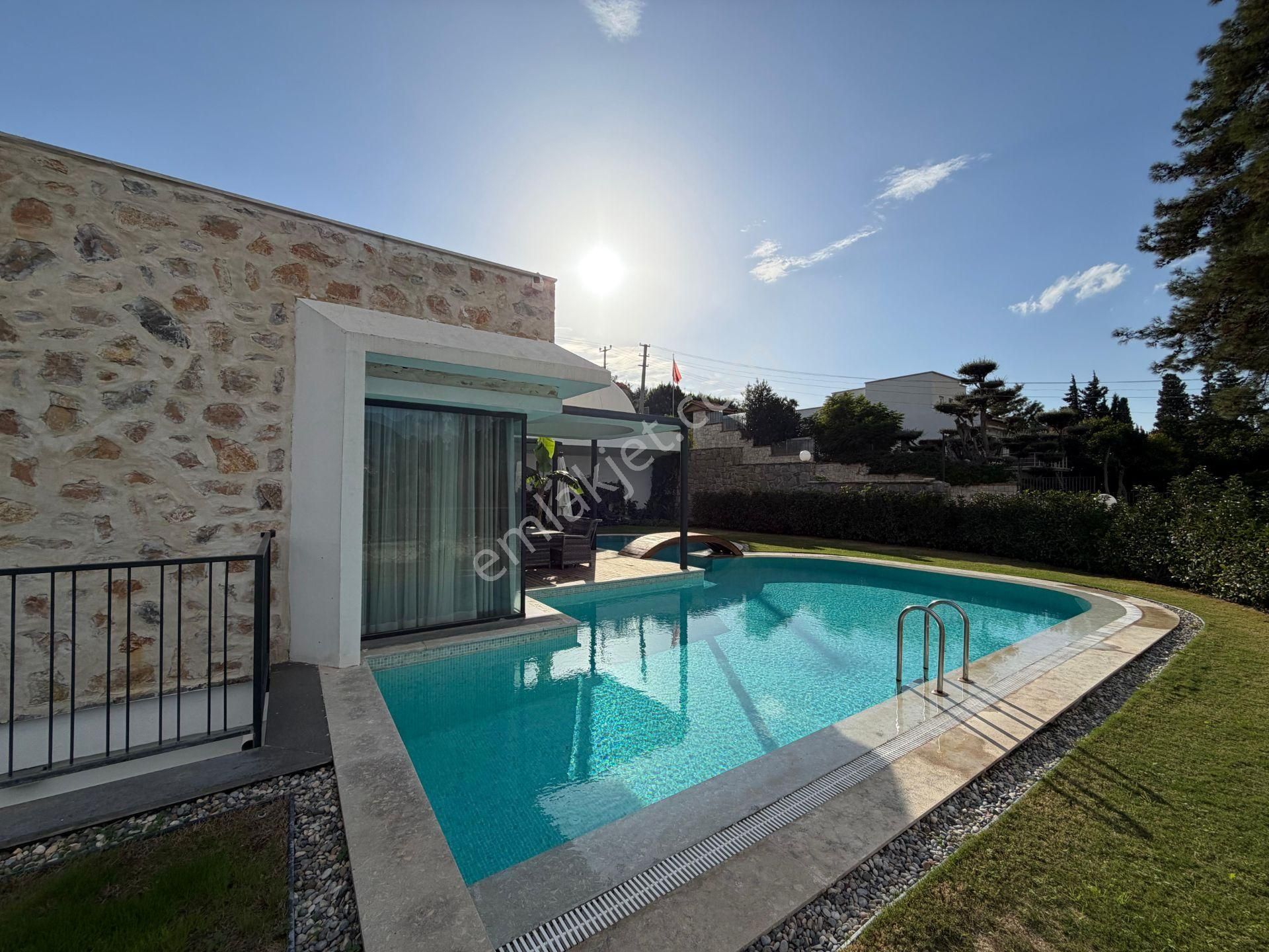 Bodrum 'da Satılık Bitez’in Kalbinde 5+2 Tam Müstakil Havuzlu Villa - Görsel 3