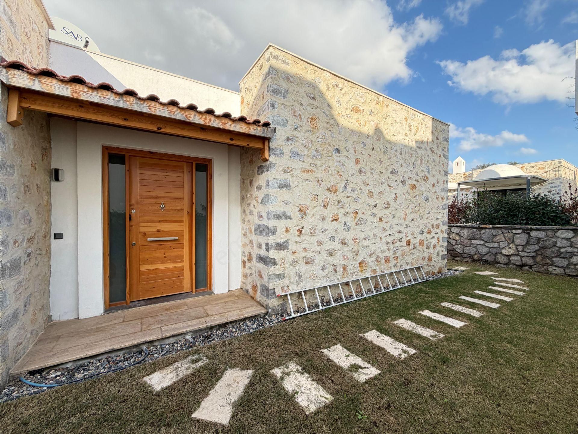 Bodrum 'da Satılık Bitez’in Kalbinde 5+2 Tam Müstakil Havuzlu Villa - Görsel 13