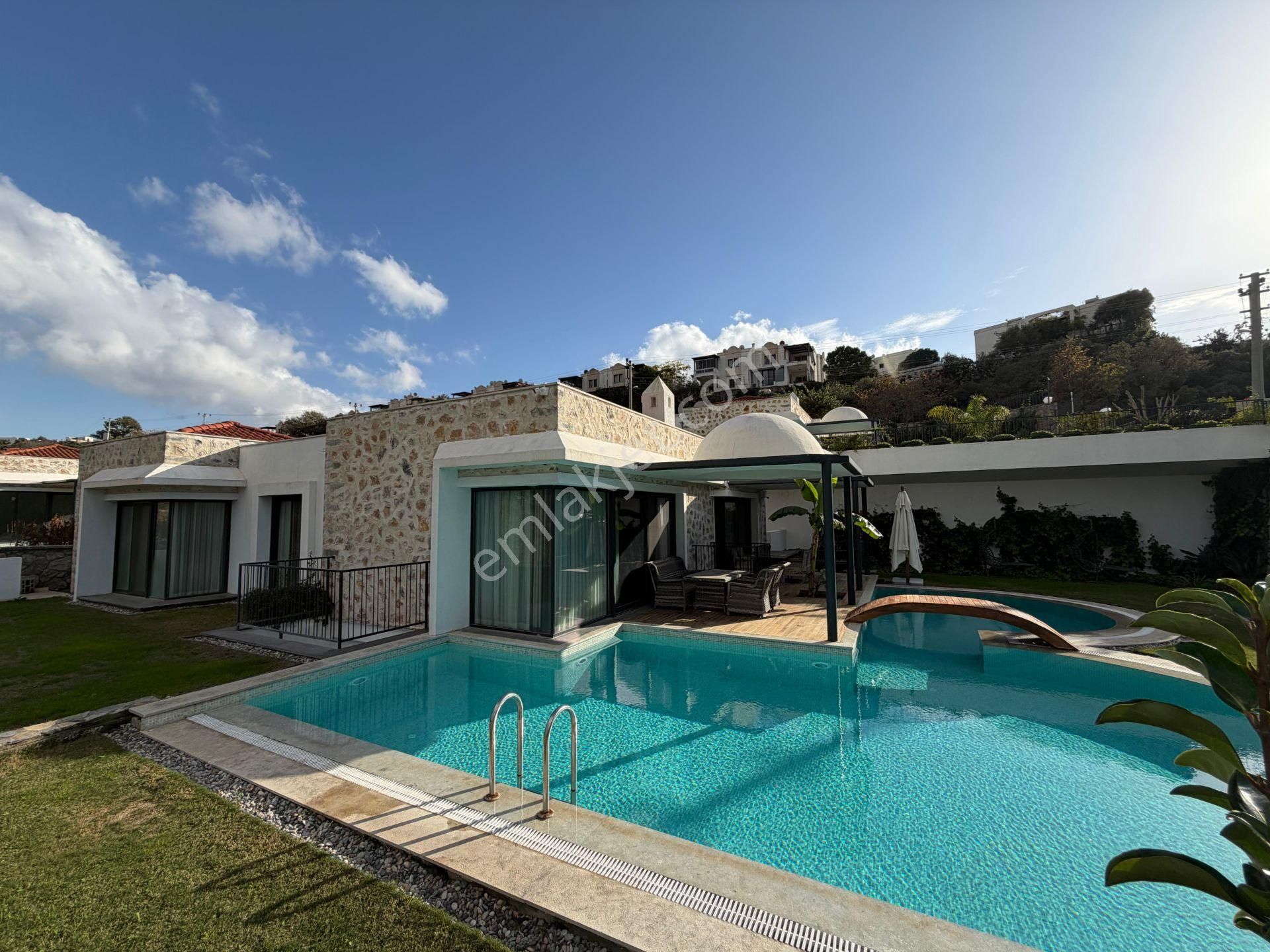 Bodrum 'da Satılık Bitez’in Kalbinde 5+2 Tam Müstakil Havuzlu Villa