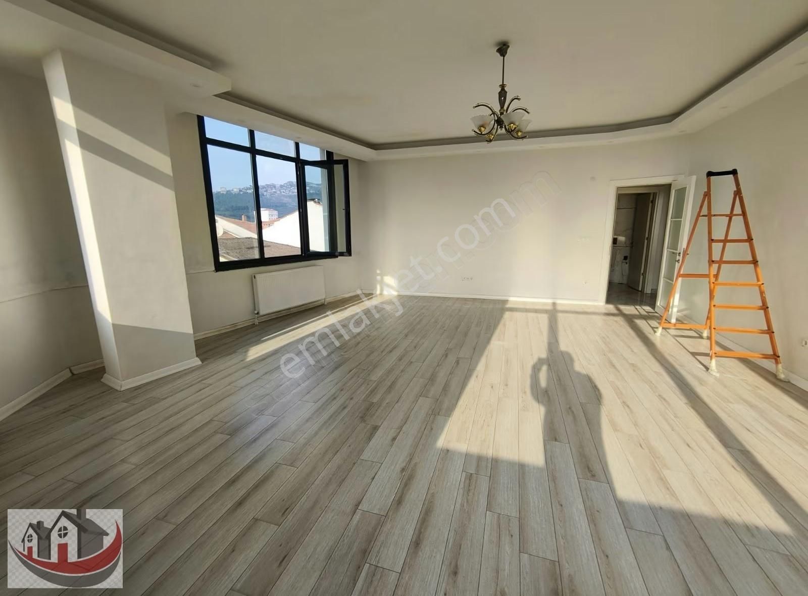 Güneyden Devasa Geniş 2+1.100m2 Asansörlü Lüks Daire - Görsel 6