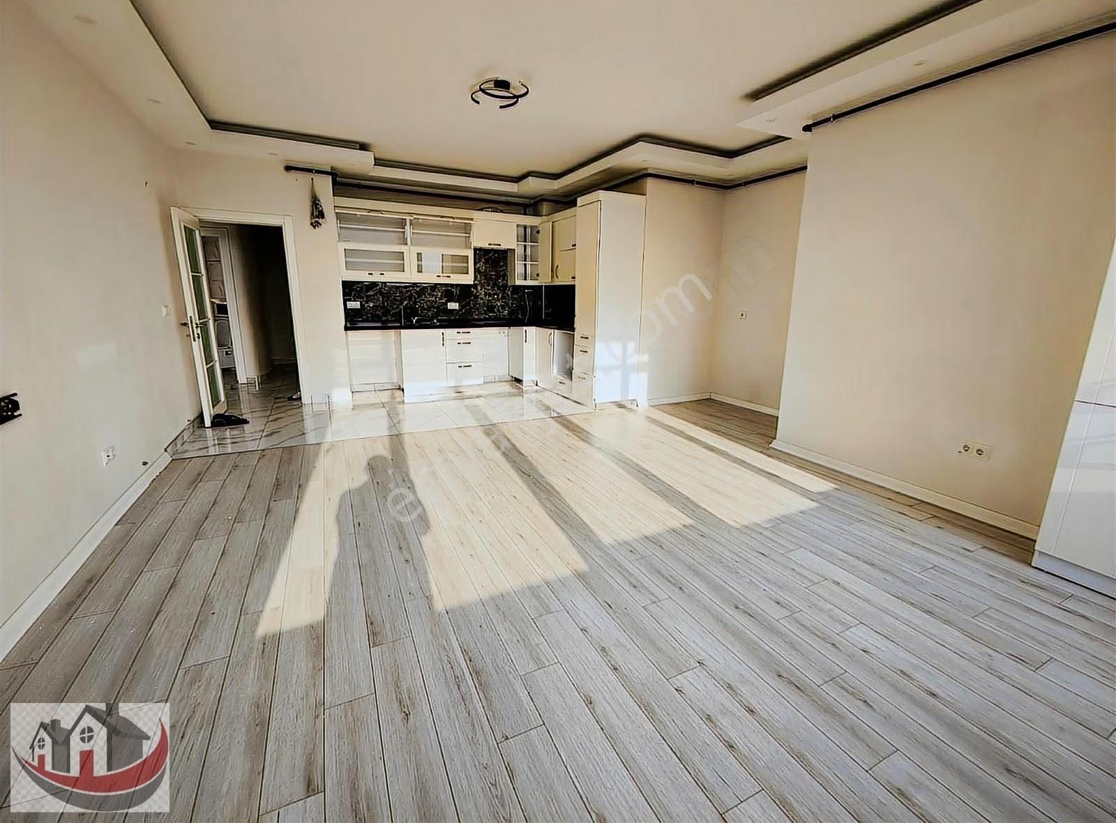 Güneyden Devasa Geniş 2+1.100m2 Asansörlü Lüks Daire - Görsel 8