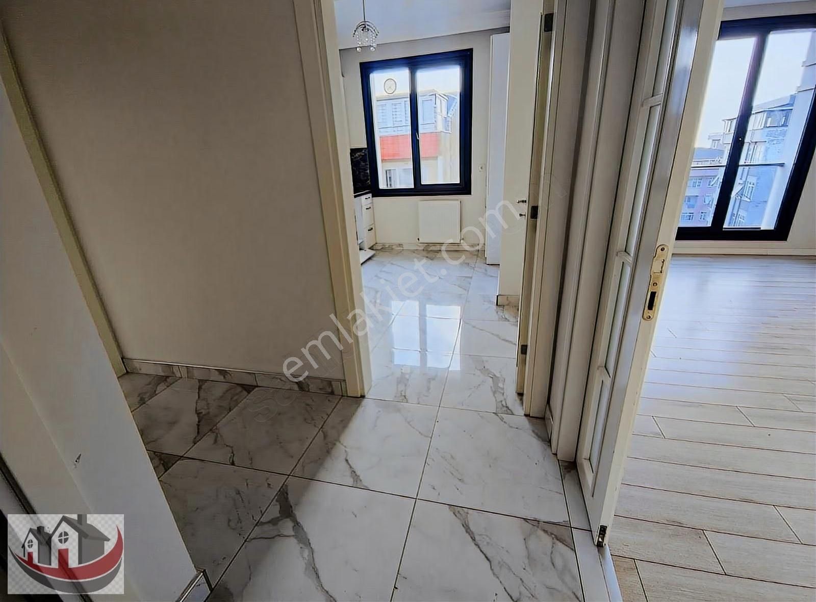 Güneyden Devasa Geniş 2+1.100m2 Asansörlü Lüks Daire - Görsel 15