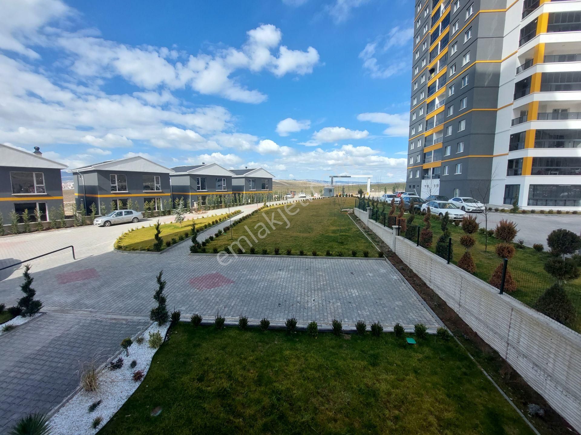 Sincan Törekent Mah Cevre Yoluna Yakın Metroya 5 Dk Kiralık 4+1 Daire