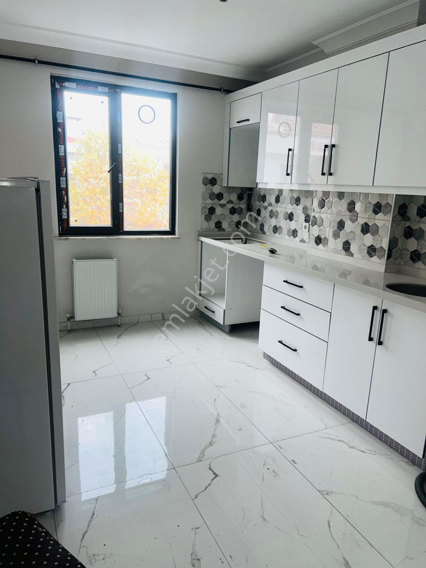 İstanbul Sancaktepe Yunusemre Mah Satılık 3+1 Ara Kat 130 M2 Daire - Görsel 9