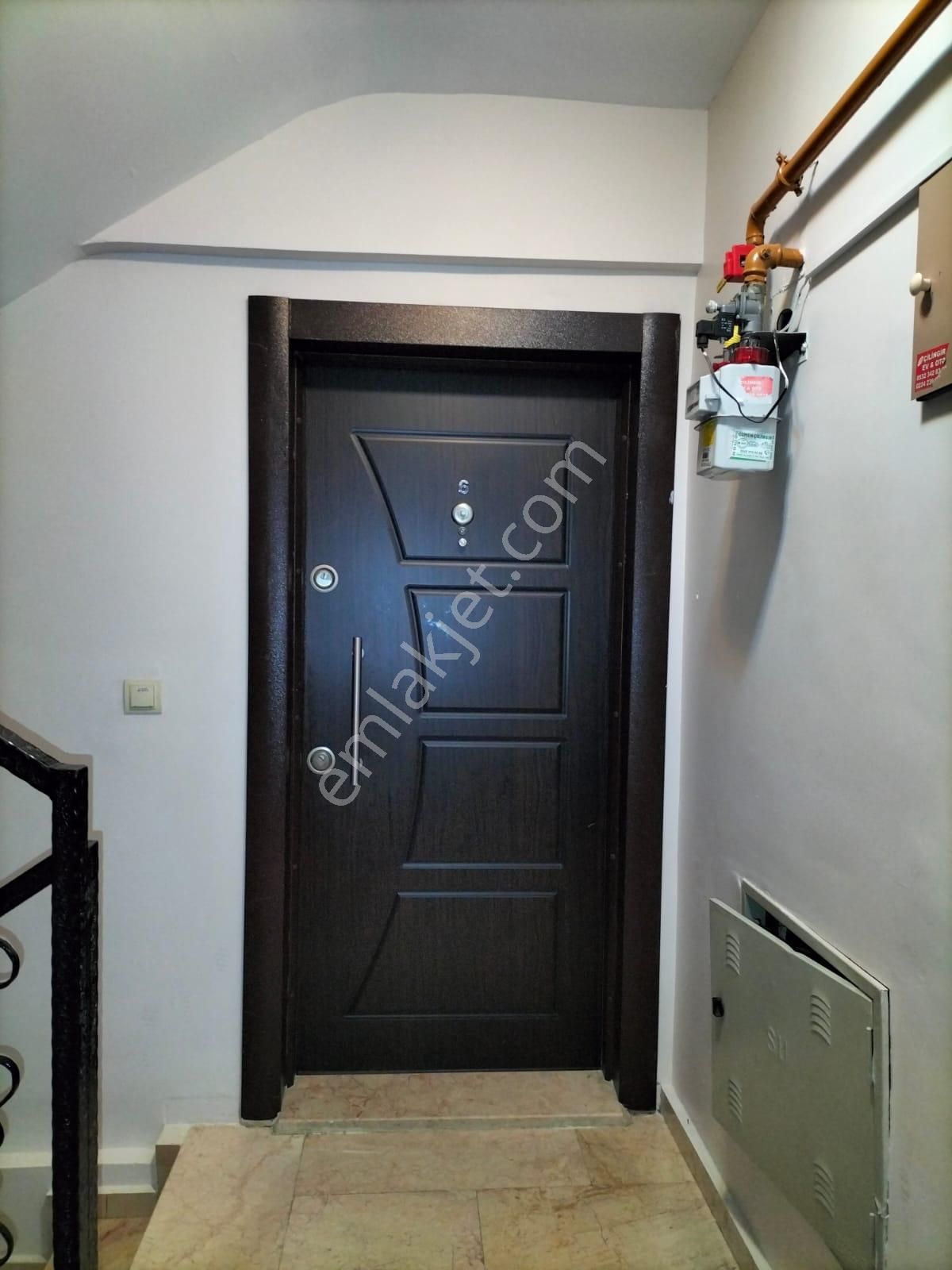 Gürsuda Geniş Güzel Lokasyonda Satılık Daire - Görsel 2