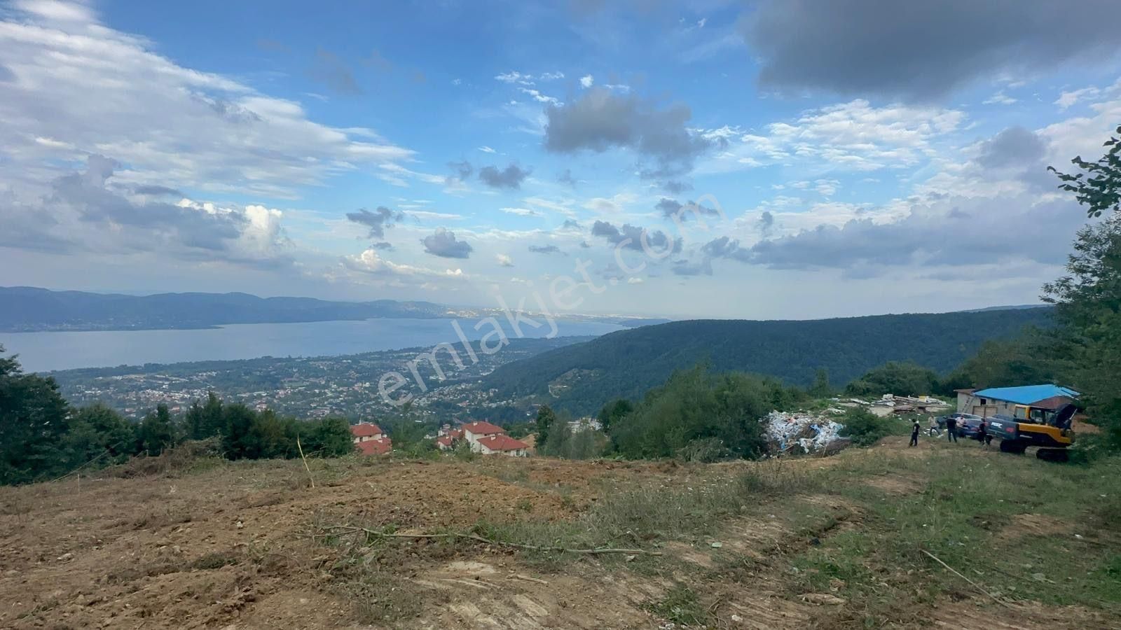 Sakarya Dibektaş'ta Satılık 3716 M² Göl Manzaralı Yatırımlık