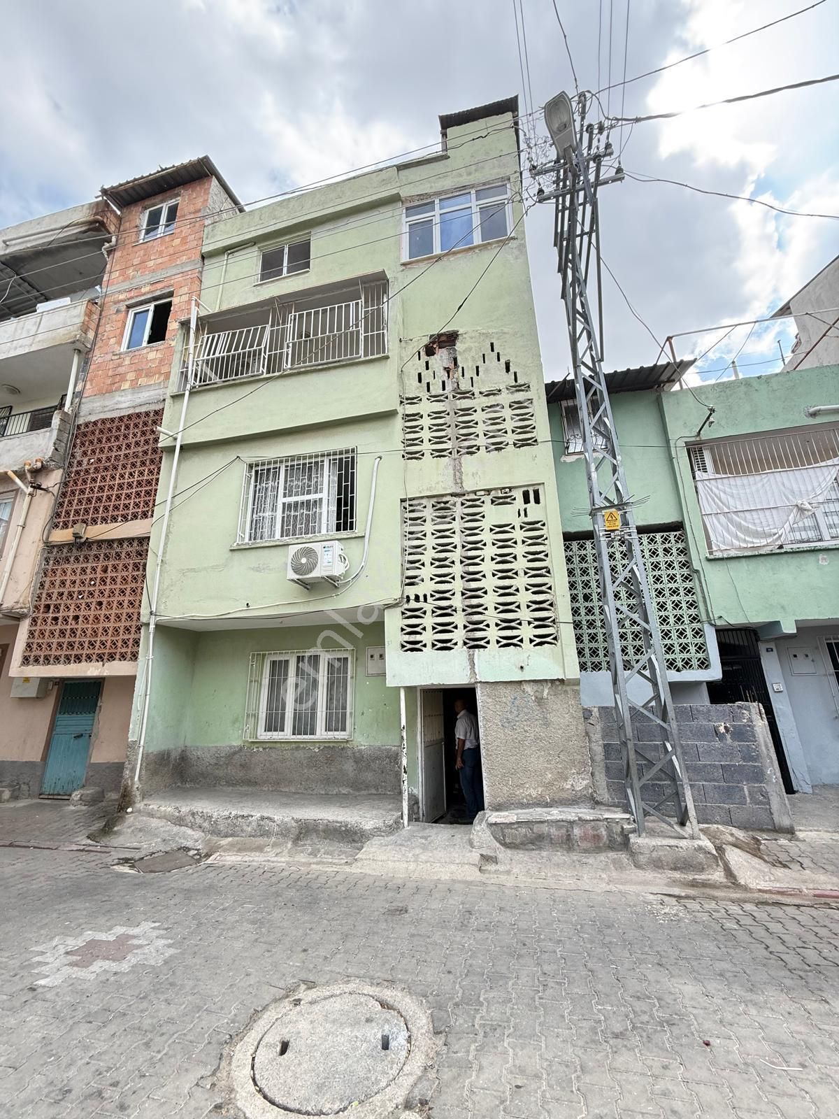 Seyhan Narlıca Mah. Satılık 3 Katlı Müstakil Ev - Görsel 2