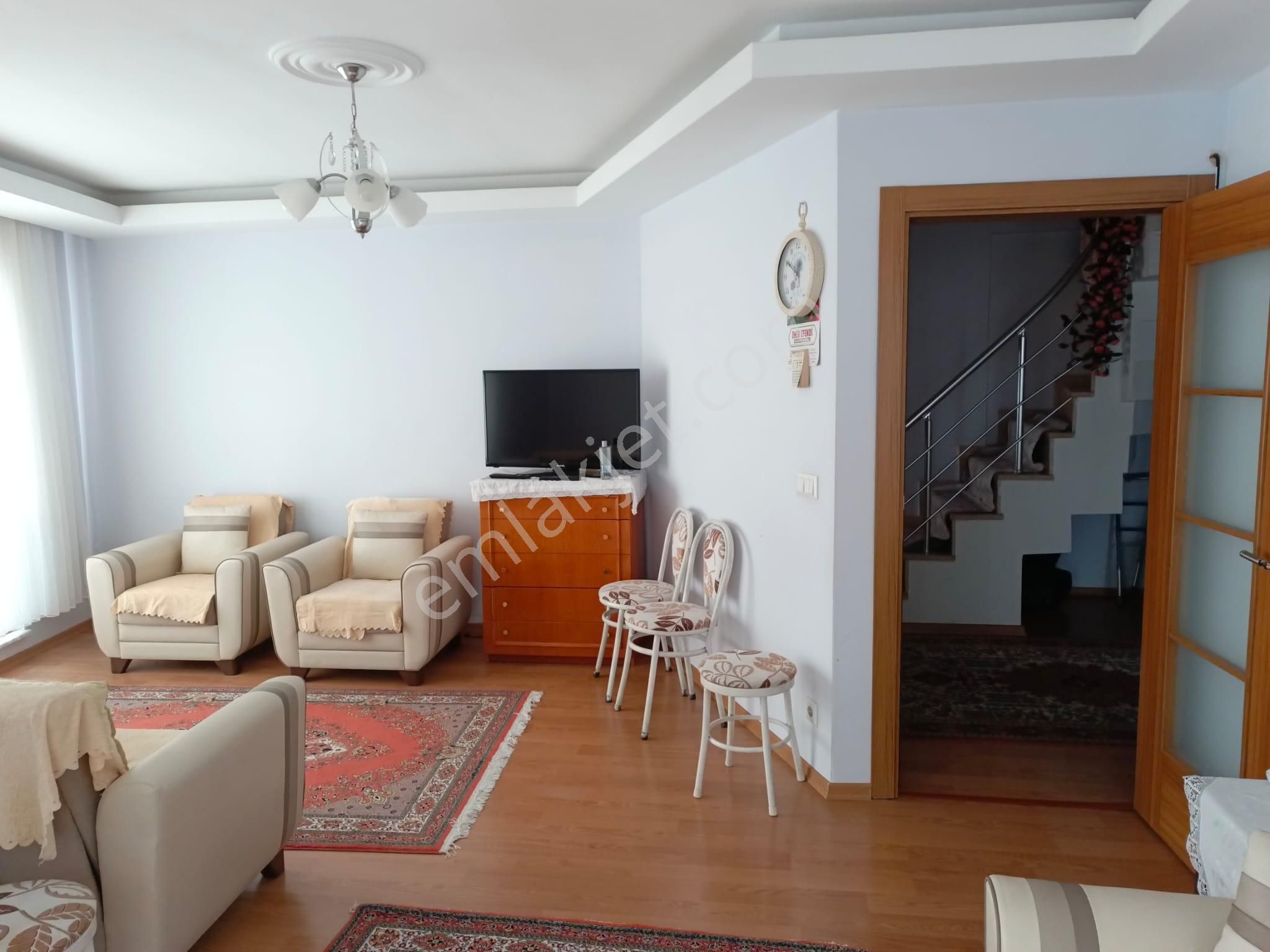 Yeni Binada,balkon Ve Teras Keyifli,ulaşımlara Komşu,ebeveynli.