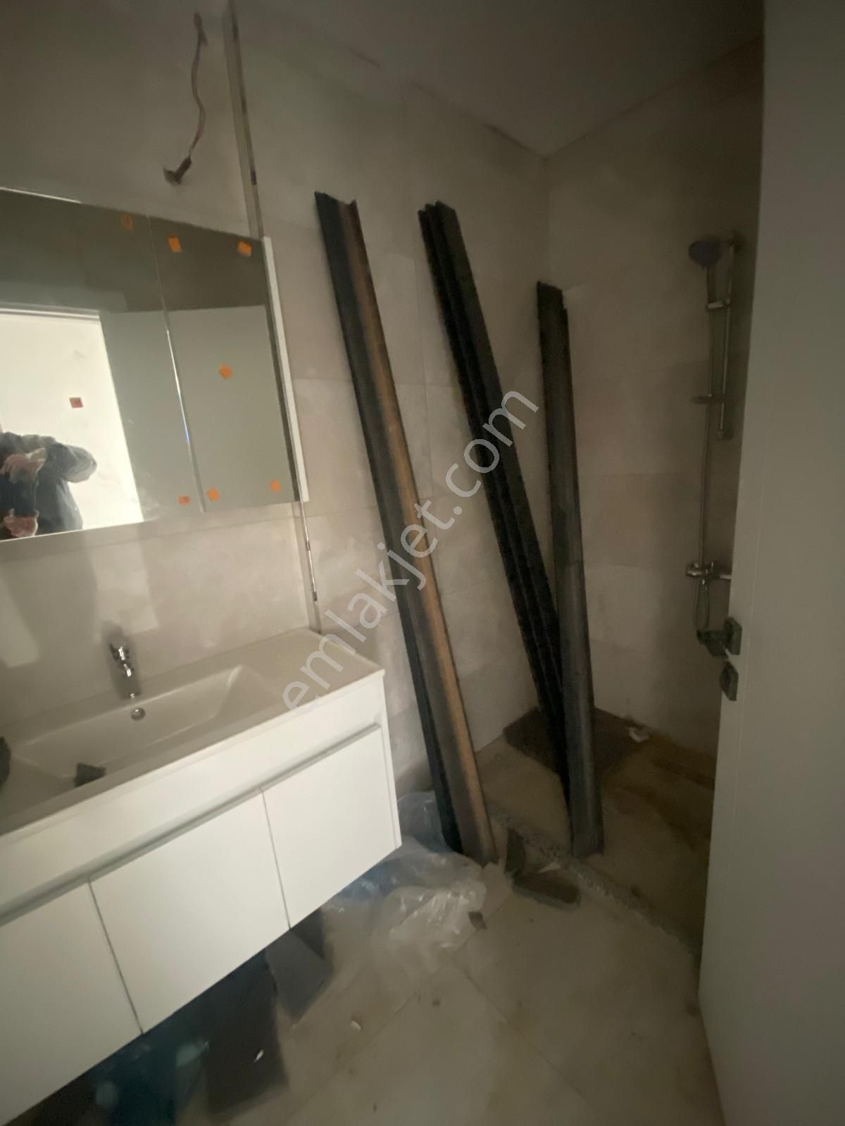 Küçükyalıda Sıfır Ön Cephe 3.kat Kapalı Garajlı 3+1 - Görsel 9