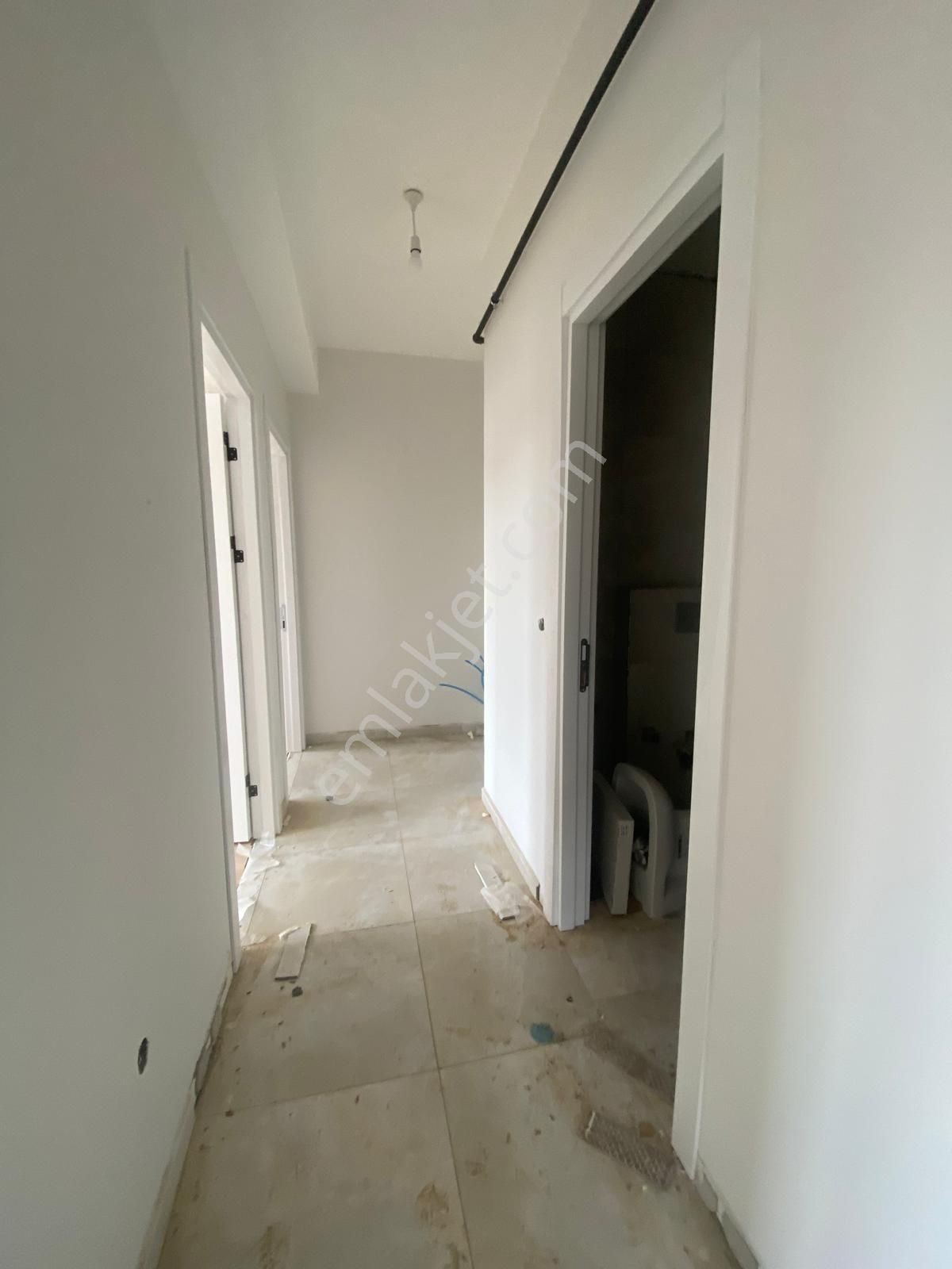 Küçükyalıda Sıfır Ön Cephe 3.kat Kapalı Garajlı 3+1 - Görsel 3