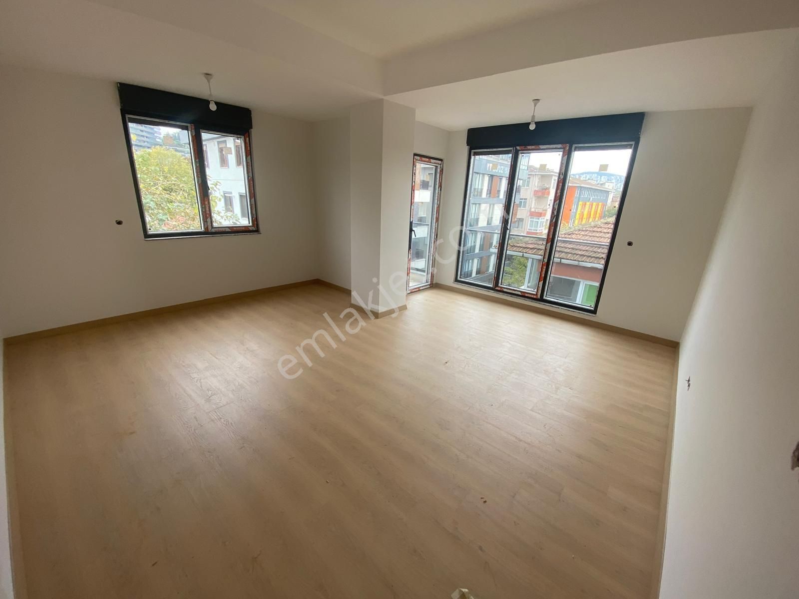 Küçükyalıda Sıfır Ön Cephe 3.kat Kapalı Garajlı 3+1 - Görsel 20