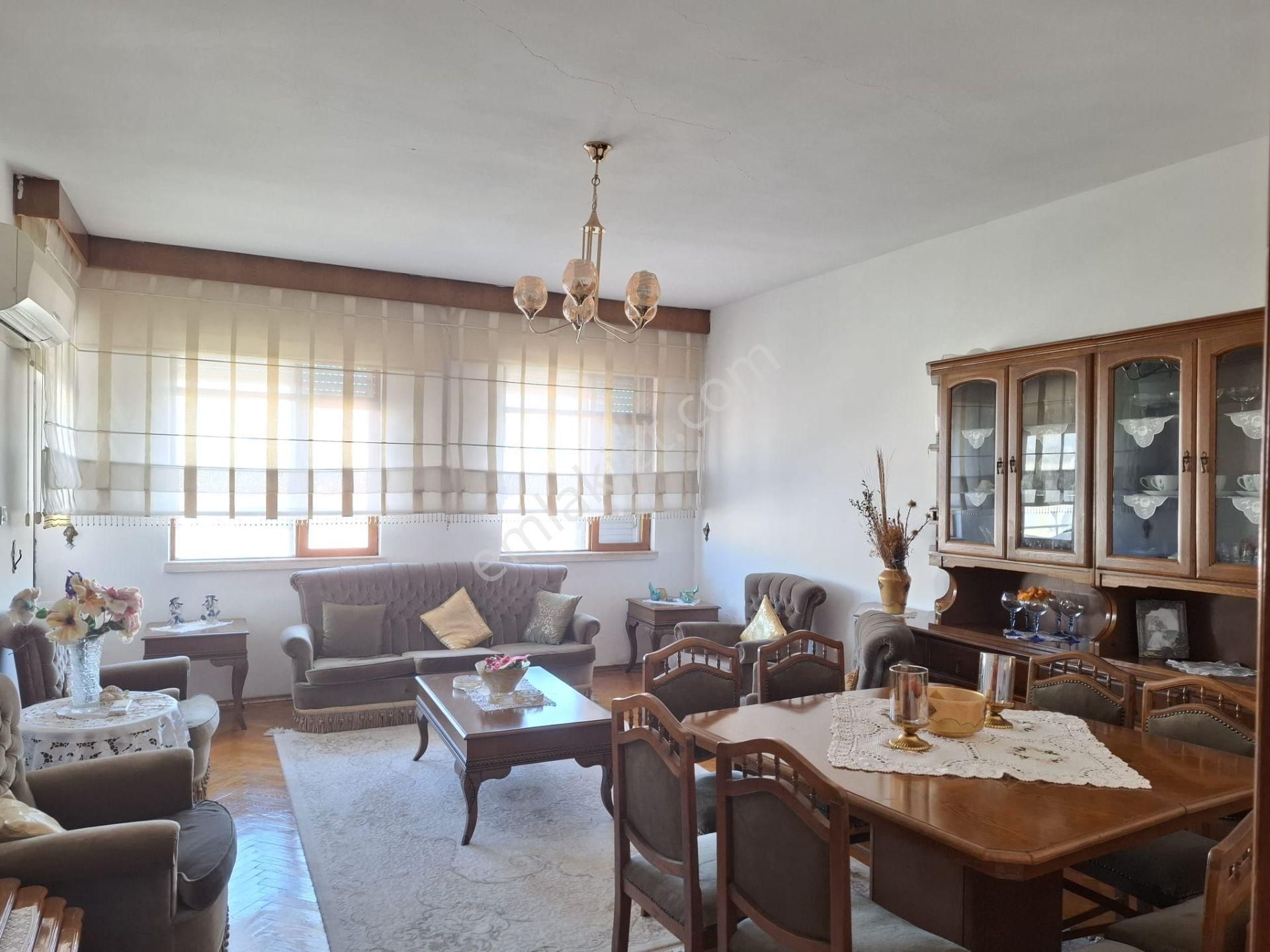 100. Yıl Bulv. Üzerinde Satılık 3+1 Daire - Görsel 4