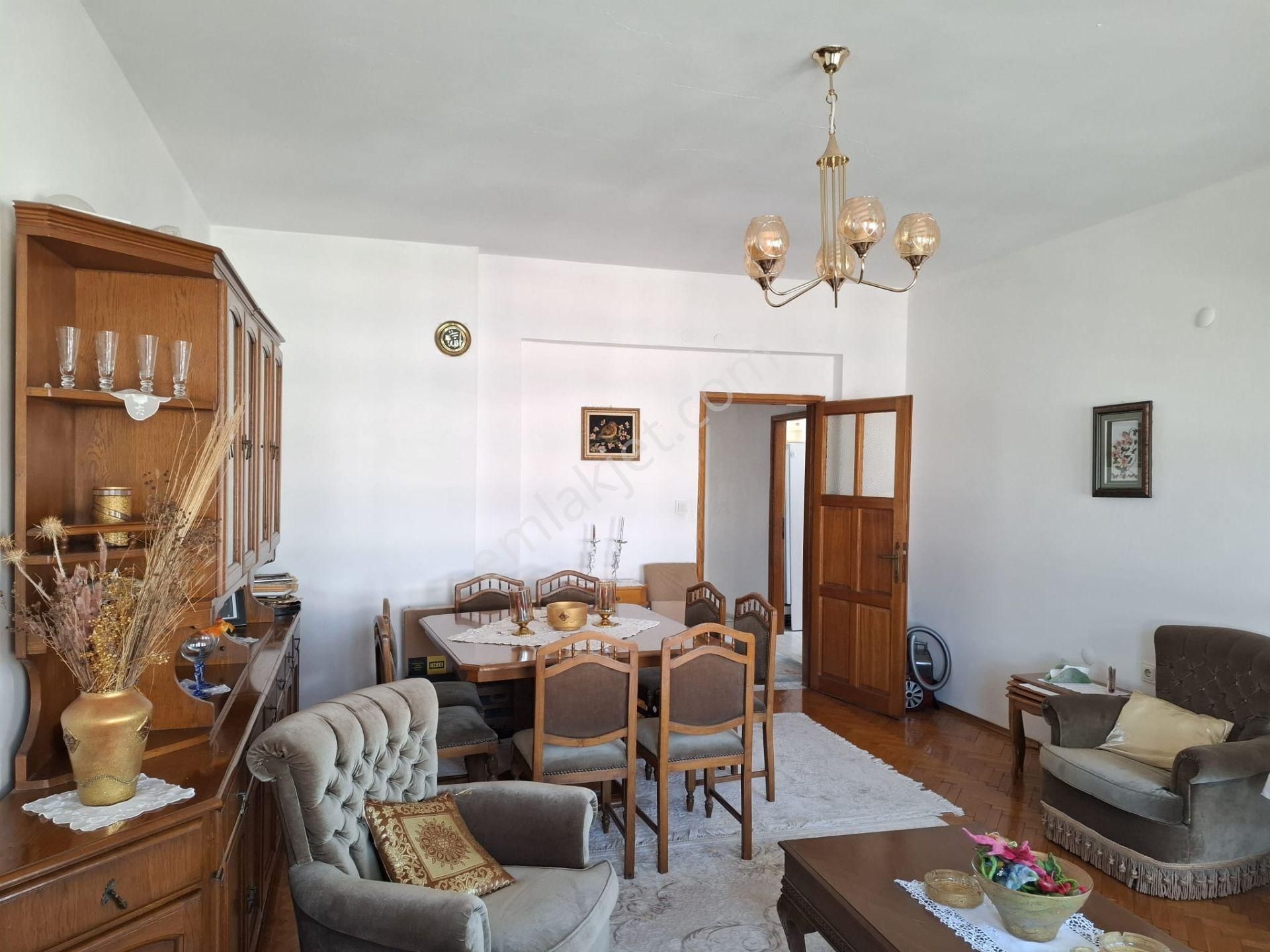 100. Yıl Bulv. Üzerinde Satılık 3+1 Daire