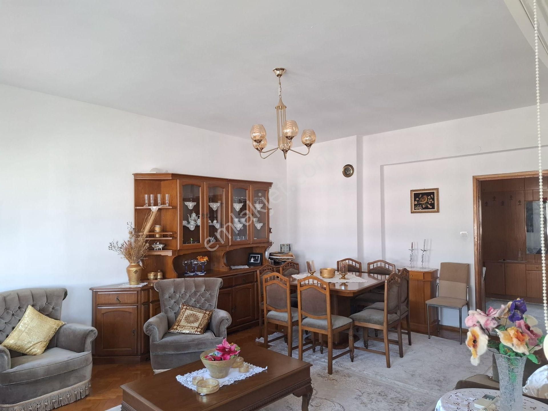 100. Yıl Bulv. Üzerinde Satılık 3+1 Daire - Görsel 5